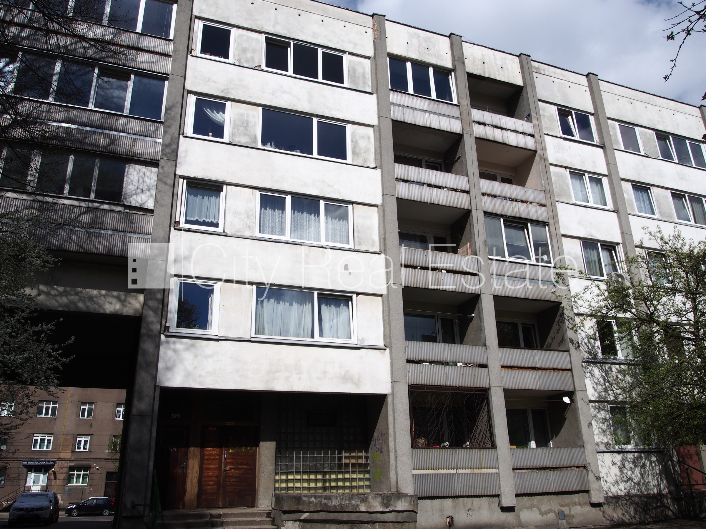 Sludinājumi. Fasādes māja, labiekārtota apzaļumota teritorija, iežogota teritorija, ieeja no pagalma, logi Cena: 280 EUR/mēn Foto #19