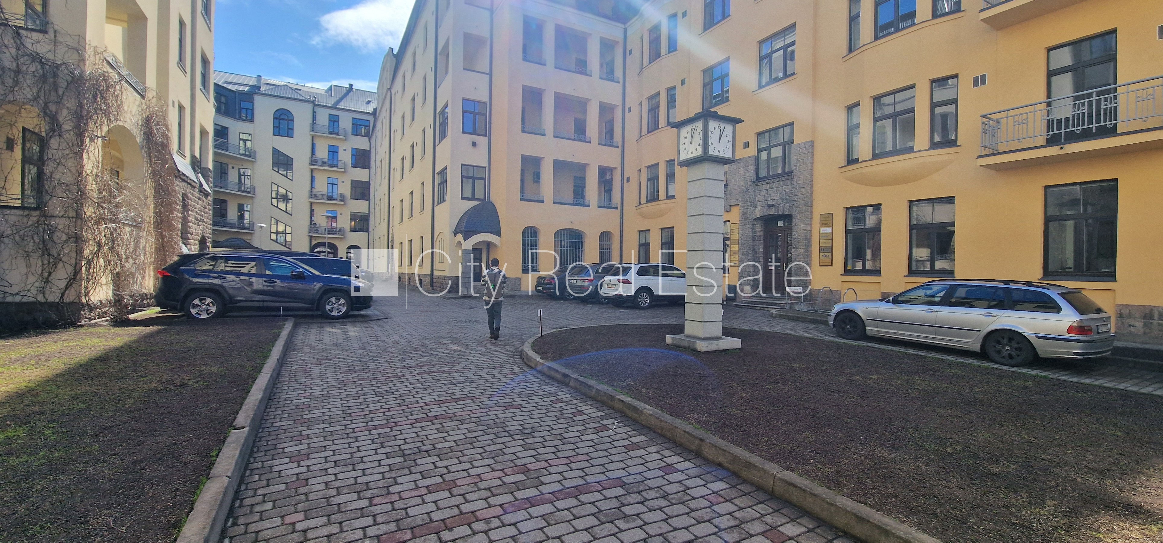 Sludinājumi. Pagalma māja, renovēta māja, labiekārtota apzaļumota teritorija, bruģēts piebraucamais ceļš, Cena: 870 EUR/mēn Foto #21