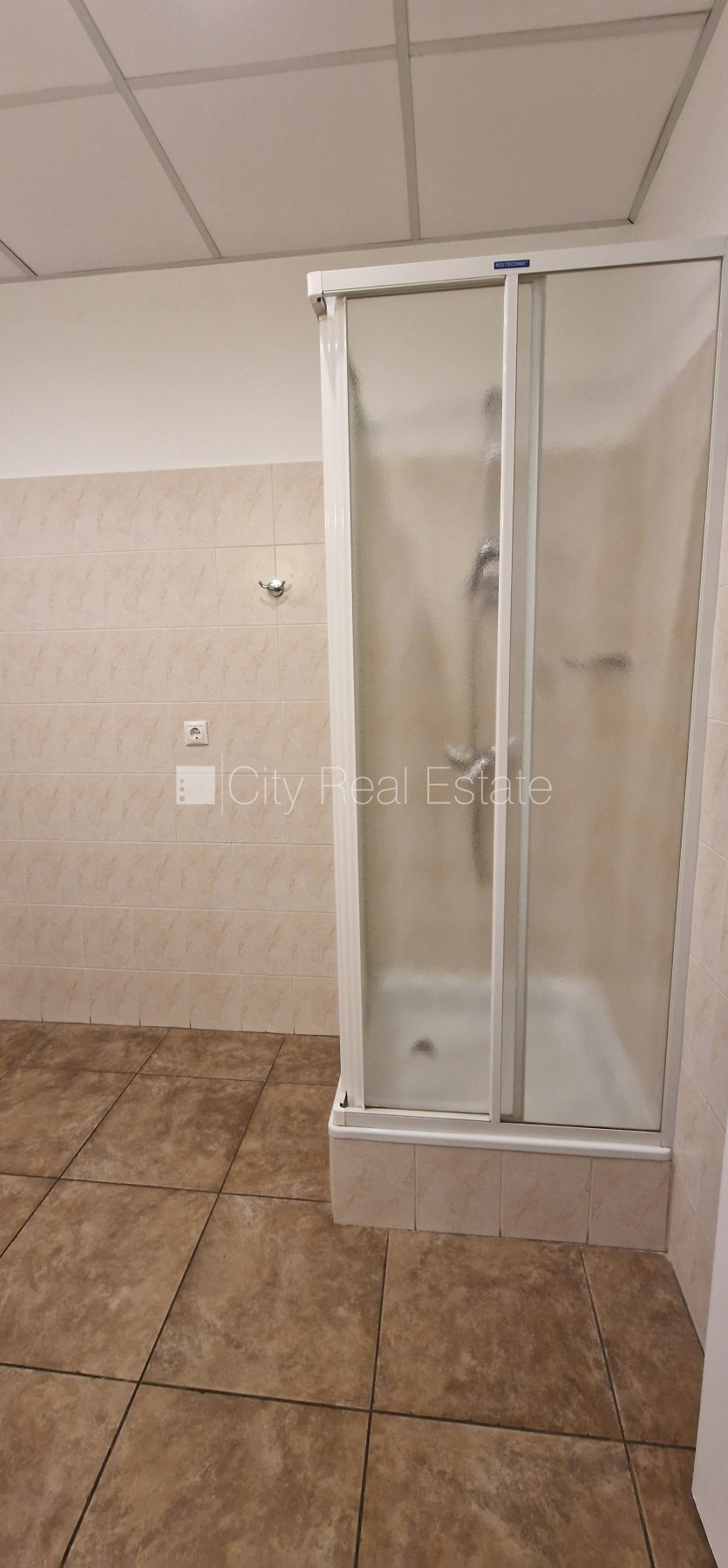 Sludinājumi. Pagalma māja, renovēta māja, labiekārtota apzaļumota teritorija, bruģēts piebraucamais ceļš, Cena: 870 EUR/mēn Foto #14