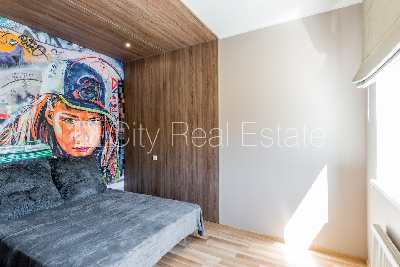 Sludinājumi. Renovēta māja, labiekārtota apzaļumota teritorija, vieta automašīnai, kāpņu telpa pēc kapitālā Cena: 510 EUR/mēn Foto #7