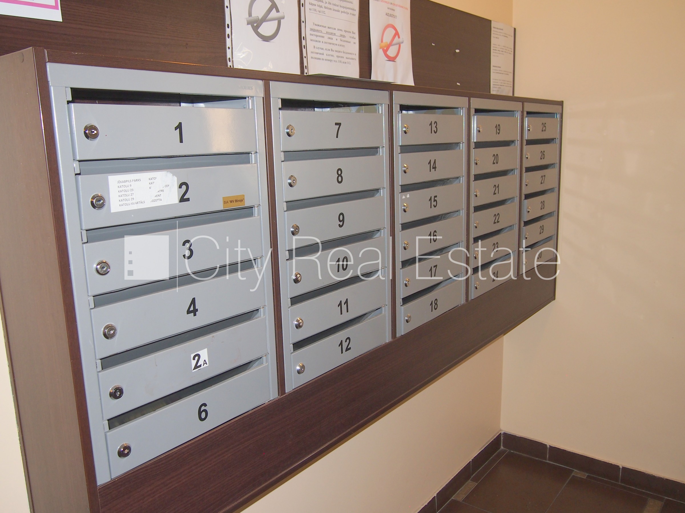 Sludinājumi. Fasādes māja, renovēta māja, labiekārtota apzaļumota teritorija, ieeja no ielas, ir lifts, kāpņu Cena: 400 EUR/mēn Foto #18