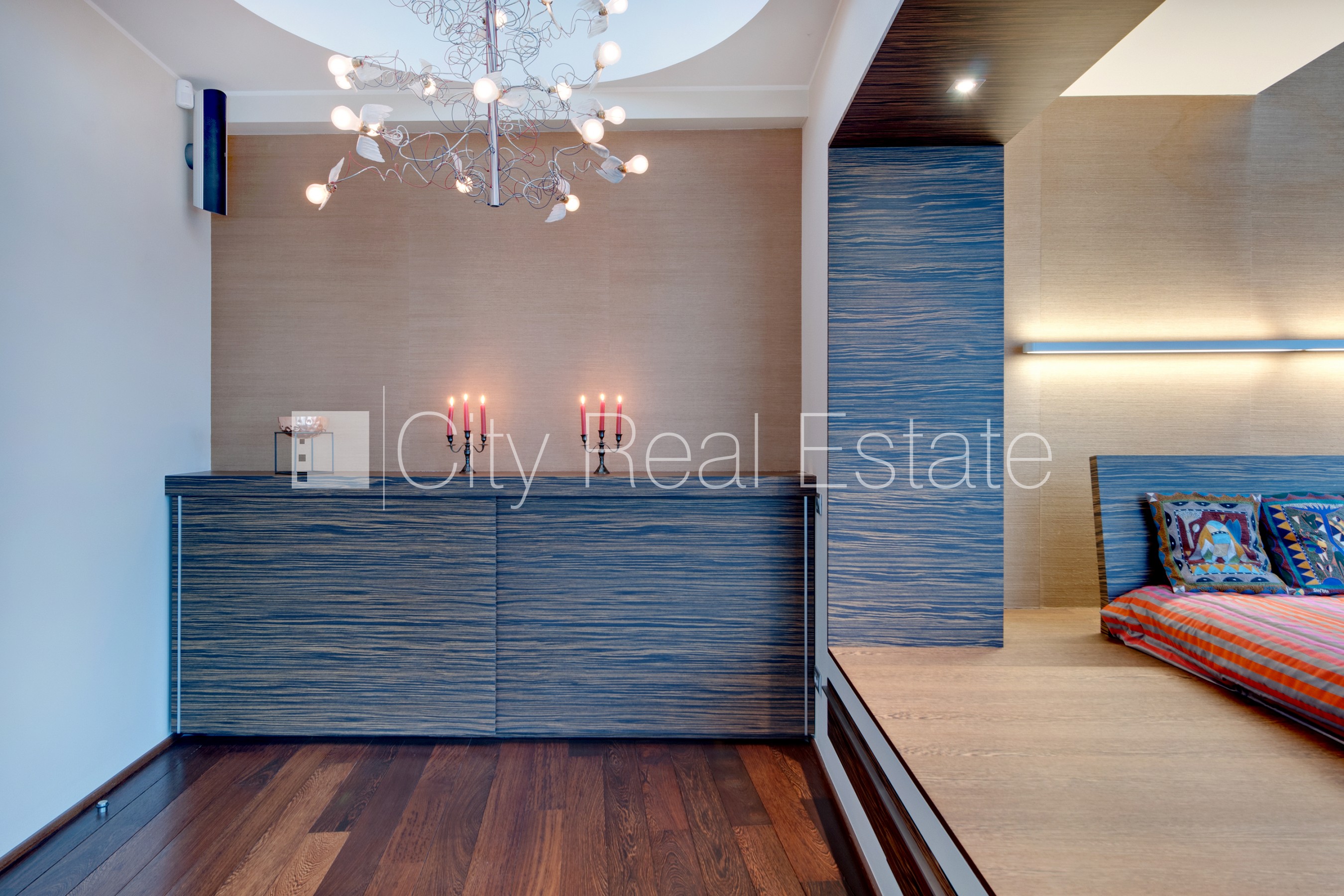 Sludinājumi. Projekts - Centra Nams, labiekārtota apzaļumota teritorija, pazemes autostāvvieta, luksuss Cena: 2500 EUR/mēn Foto #14