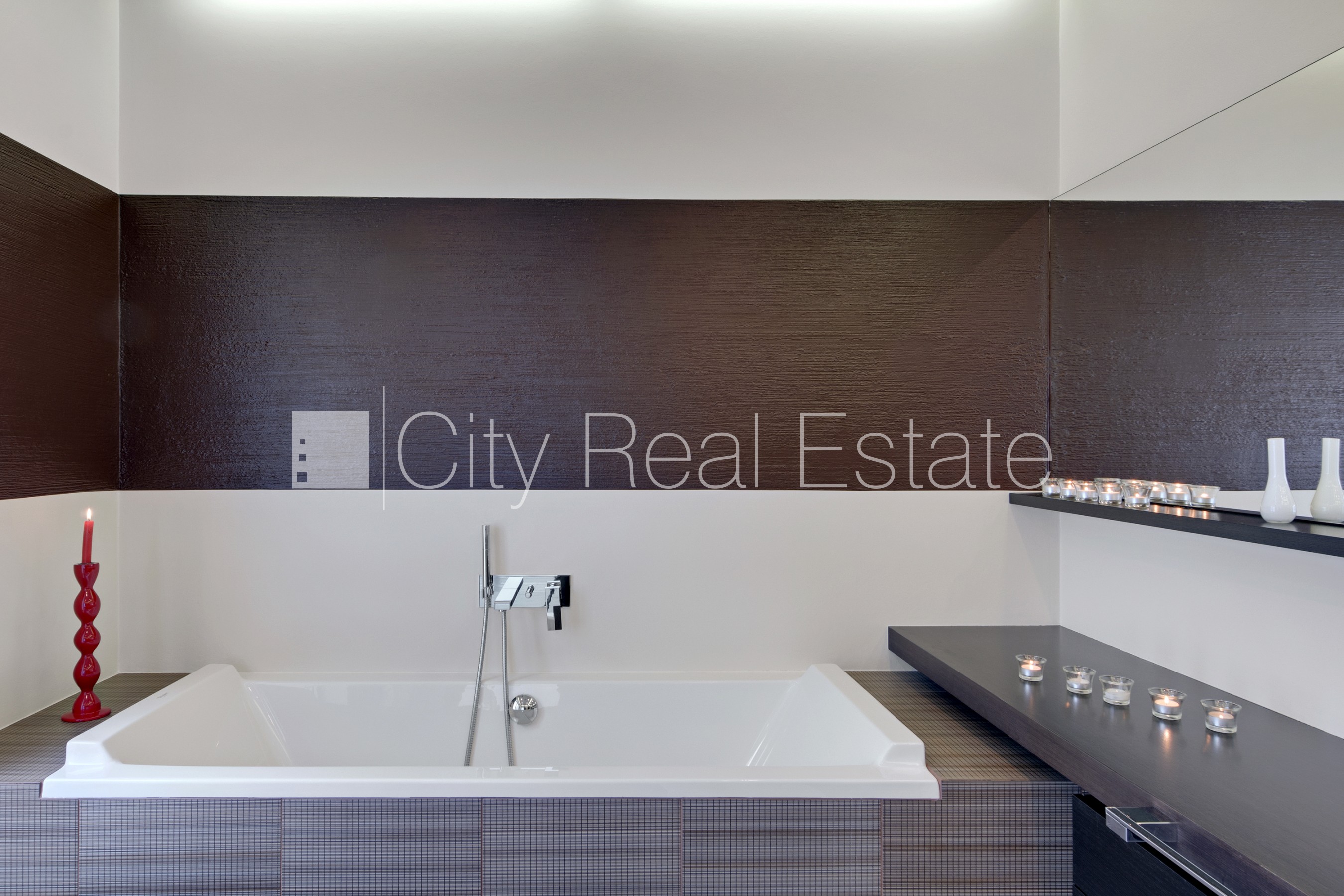 Sludinājumi. Projekts - Centra Nams, labiekārtota apzaļumota teritorija, pazemes autostāvvieta, luksuss Cena: 2500 EUR/mēn Foto #17