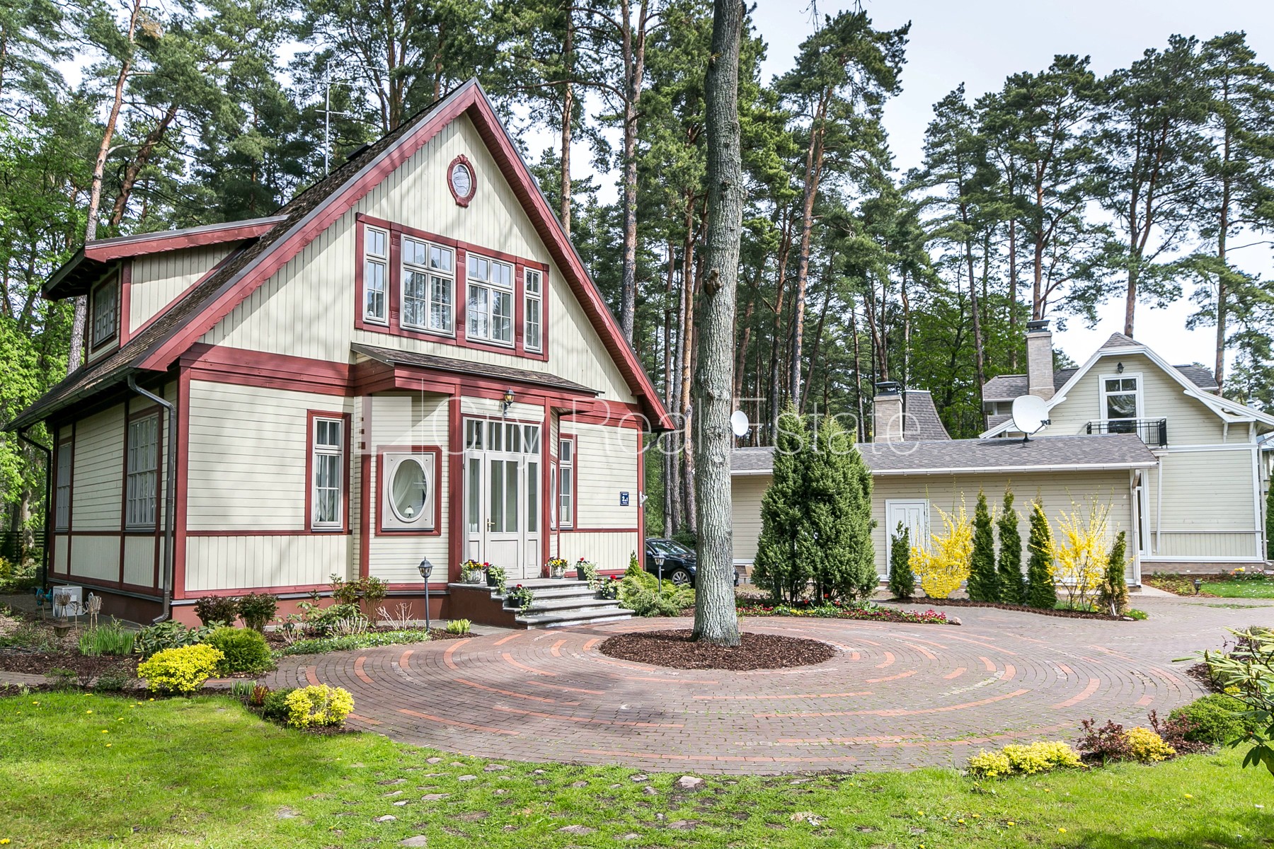 Sludinājumi. Renovēta māja, labiekārtots apzaļumots pagalms, vieta vairākām automašīnām, terase, gaisa Cena: 2000 EUR/mēn Foto #25