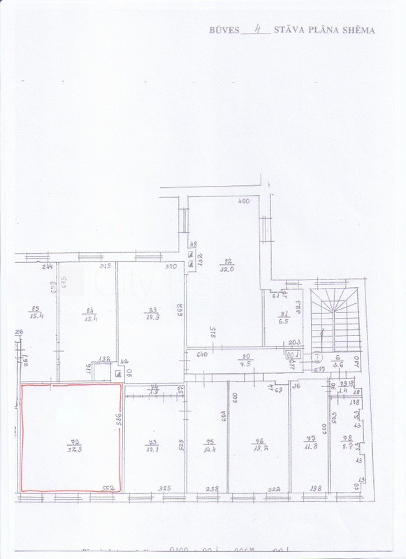Sludinājumi. Fasādes māja, renovēta māja, objektu apsargā fiziskā apsardze, ieeja no ielas, kāpņu telpa pēc Cena: 275 EUR/mēn Foto #9