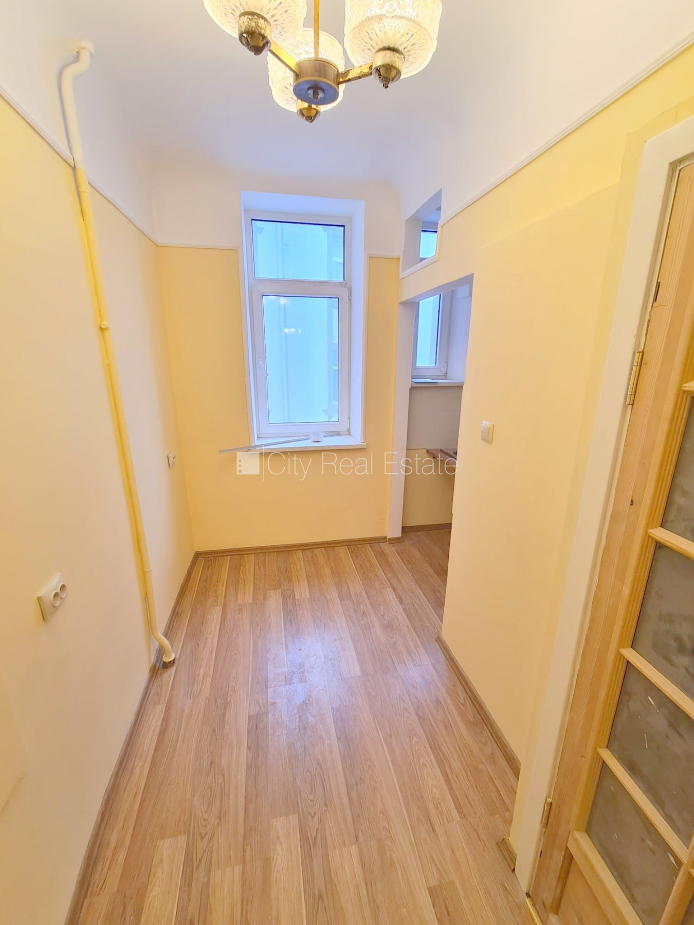 Sludinājumi. Pagalma māja, slēgts pagalms, ieeja no ielas, kāpņu telpa pēc kosmētiskā remonta, logi vērsti uz Cena: 250 EUR/mēn Foto #13