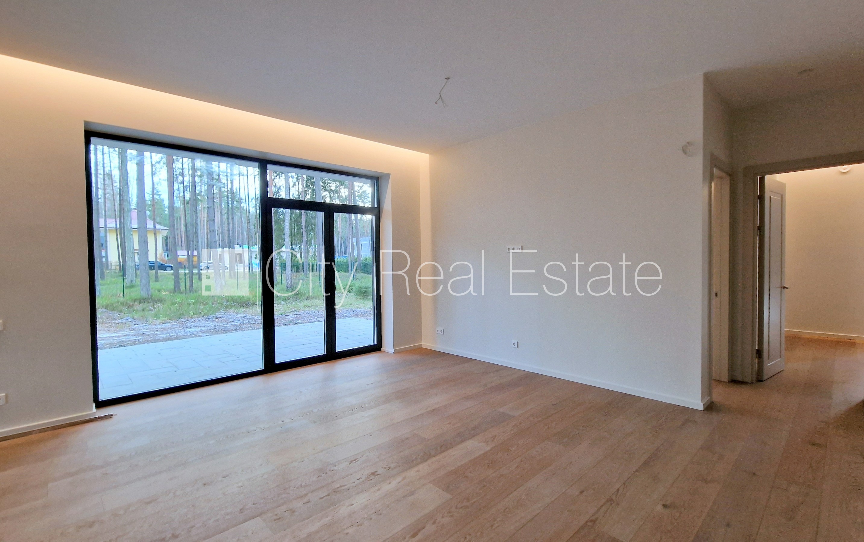 Sludinājumi. Zeme īpašumā, jaunceltne, dzīvokļu skaits ēkā  5 gab., labiekārtota apzaļumota teritorija, bruģēts Cena: 295000 EUR Foto #3