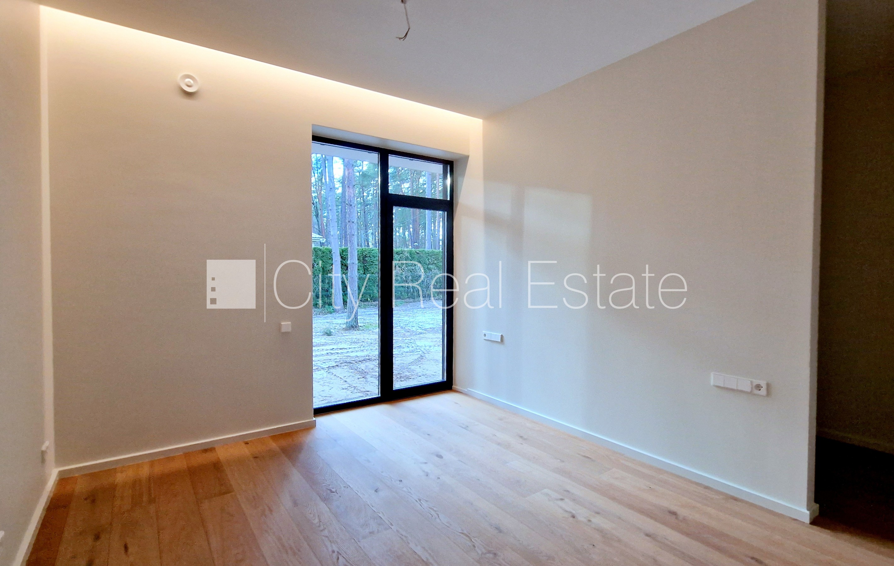 Sludinājumi. Zeme īpašumā, jaunceltne, dzīvokļu skaits ēkā  5 gab., labiekārtota apzaļumota teritorija, bruģēts Cena: 295000 EUR Foto #12