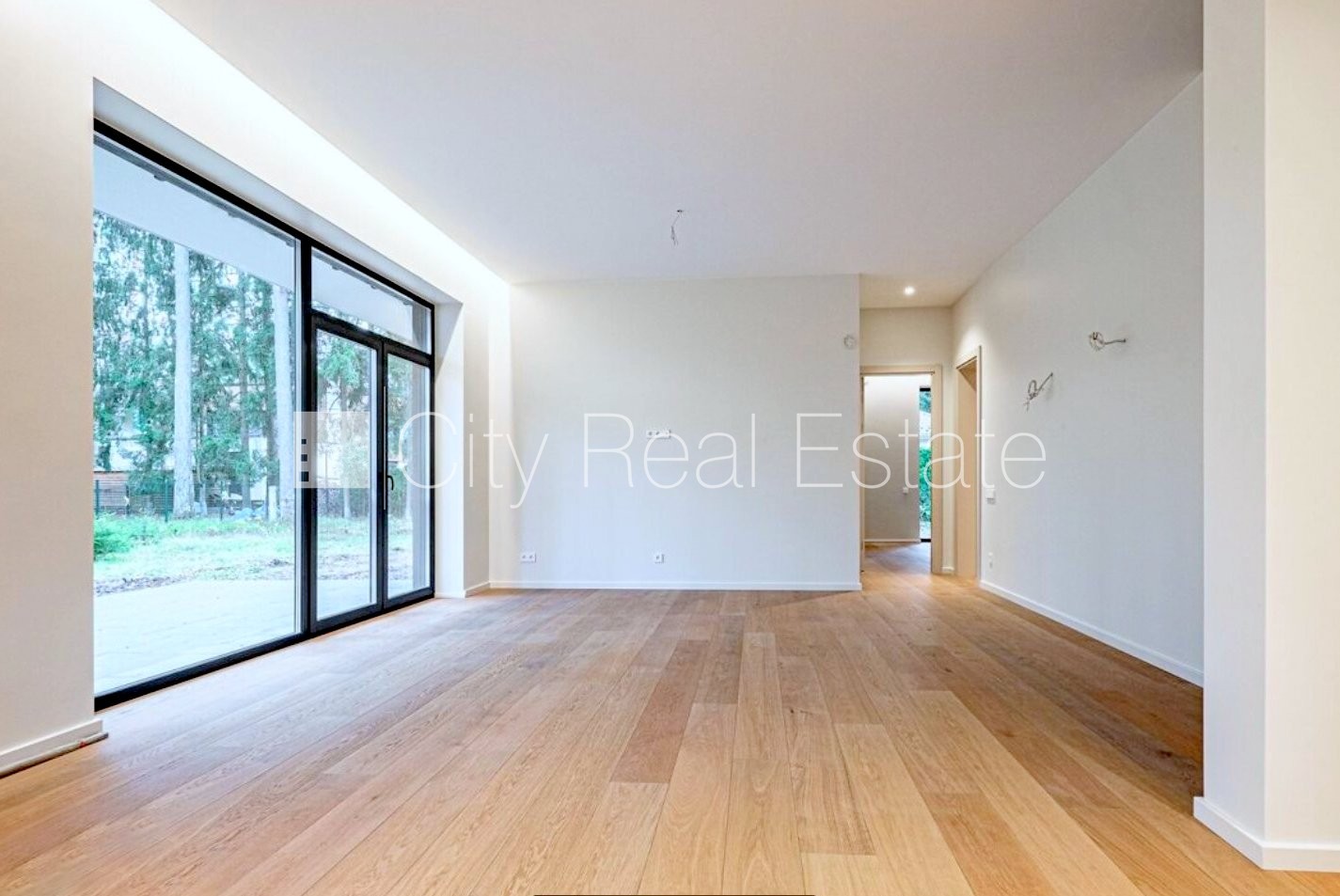 Sludinājumi. Zeme īpašumā, jaunceltne, dzīvokļu skaits ēkā  5 gab., labiekārtota apzaļumota teritorija, bruģēts Cena: 295000 EUR Foto #4