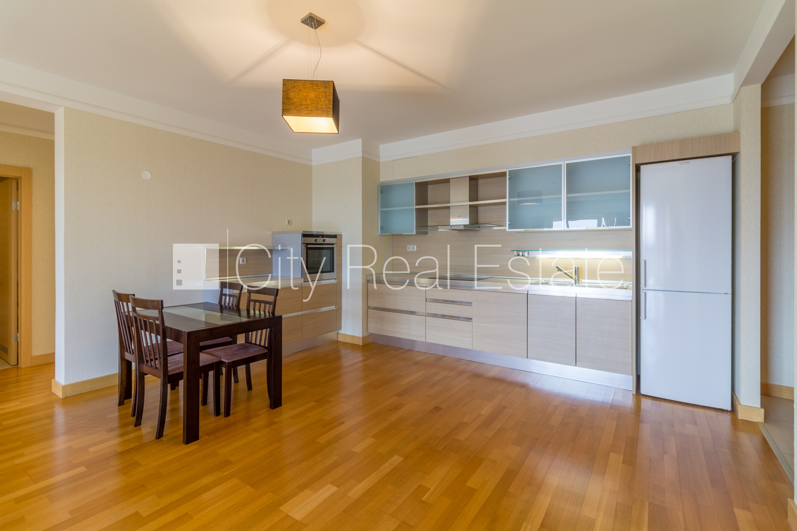 Sludinājumi. Projekts - Panorama Plaza, jaunceltne, labiekārtota apzaļumota teritorija, iespēja nomāt pazemes Cena: 850 EUR/mēn Foto #3