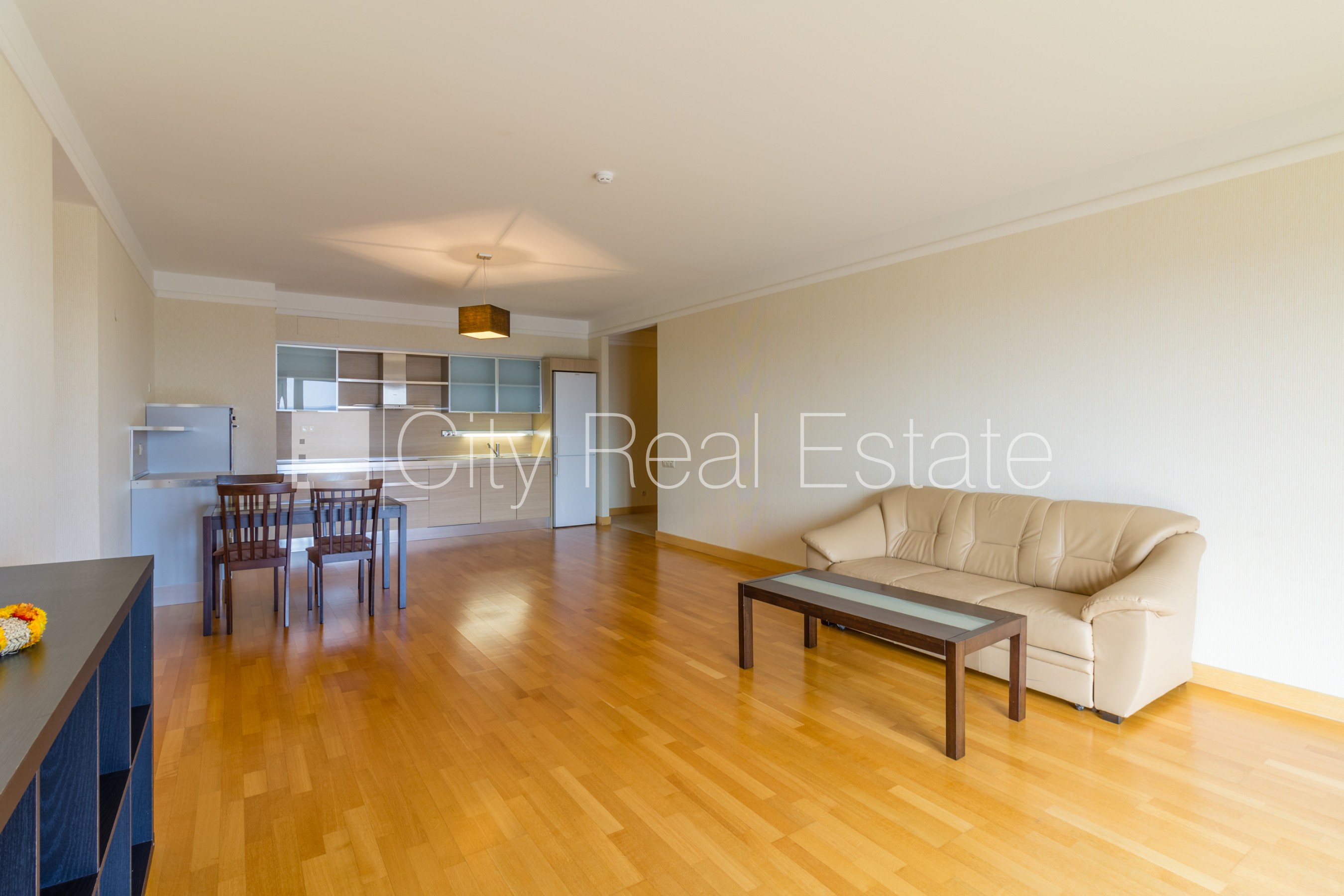 Sludinājumi. Projekts - Panorama Plaza, jaunceltne, labiekārtota apzaļumota teritorija, iespēja nomāt pazemes Cena: 850 EUR/mēn Foto #5