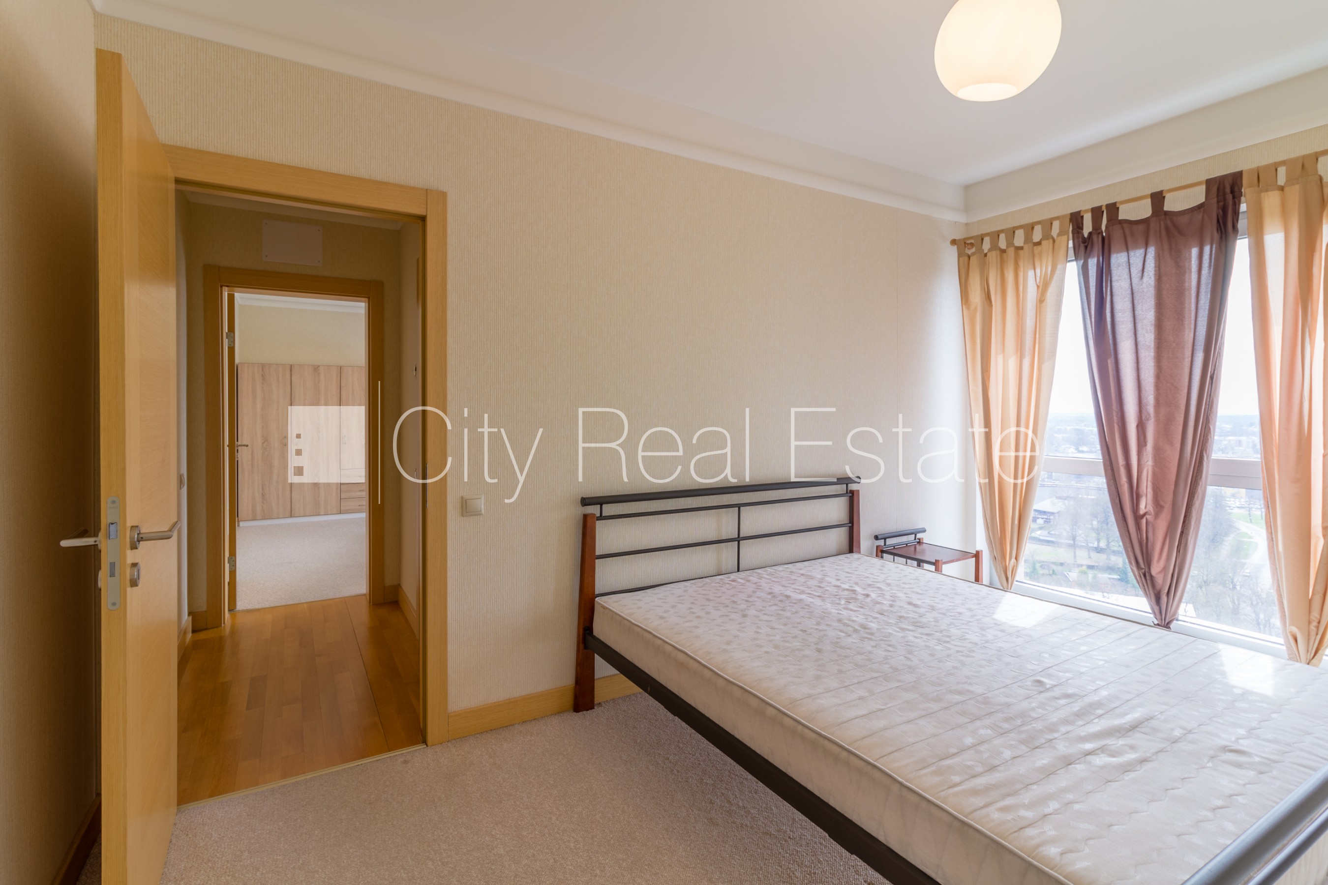 Sludinājumi. Projekts - Panorama Plaza, jaunceltne, labiekārtota apzaļumota teritorija, iespēja nomāt pazemes Cena: 850 EUR/mēn Foto #6