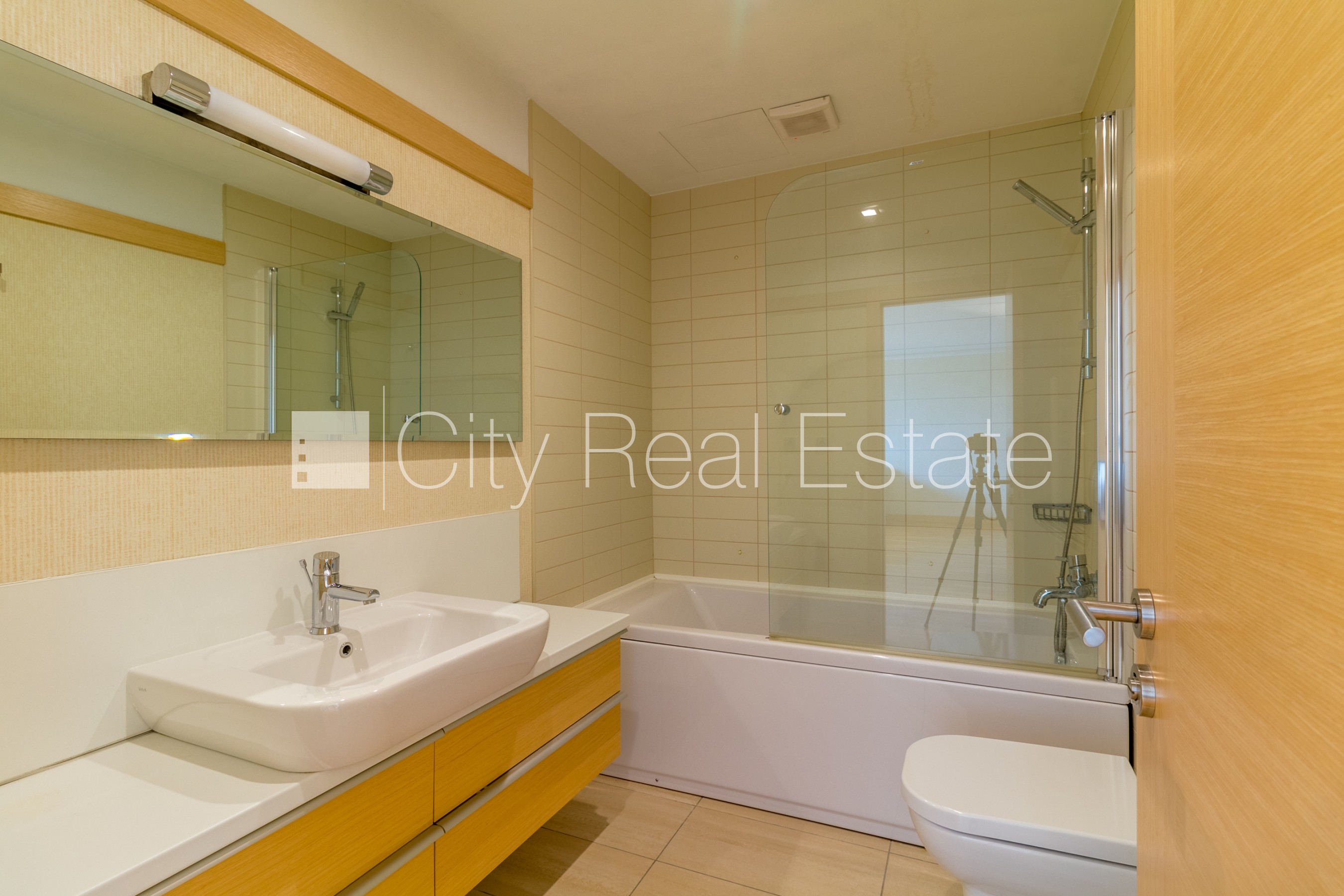 Sludinājumi. Projekts - Panorama Plaza, jaunceltne, labiekārtota apzaļumota teritorija, iespēja nomāt pazemes Cena: 850 EUR/mēn Foto #9