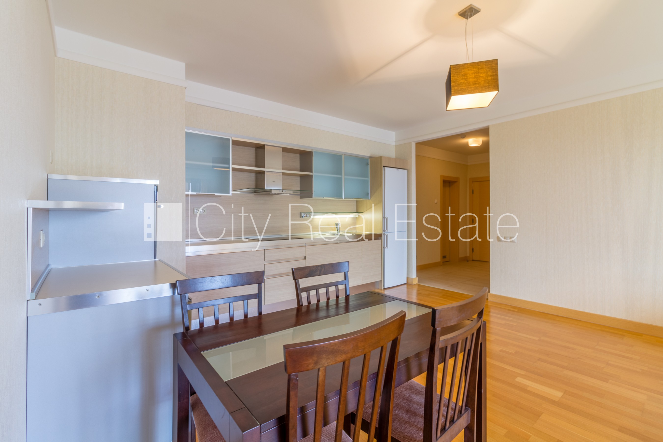 Sludinājumi. Projekts - Panorama Plaza, jaunceltne, labiekārtota apzaļumota teritorija, iespēja nomāt pazemes Cena: 850 EUR/mēn Foto #4