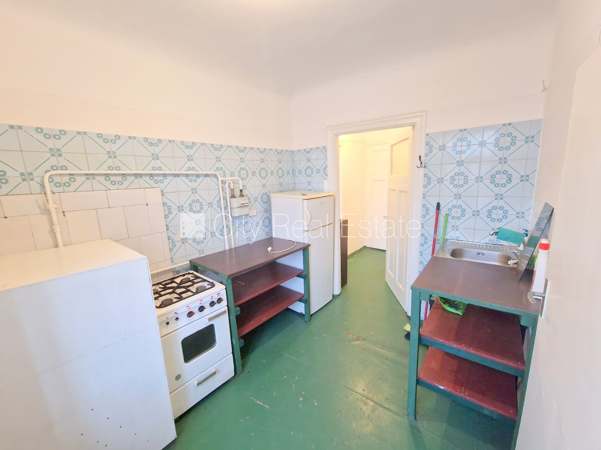 Объявление. Дом во дворе, реновированный дом, закрытая территория, вход со двора, лестничная клетка после Цена: 240 EUR/мес. Foto #14