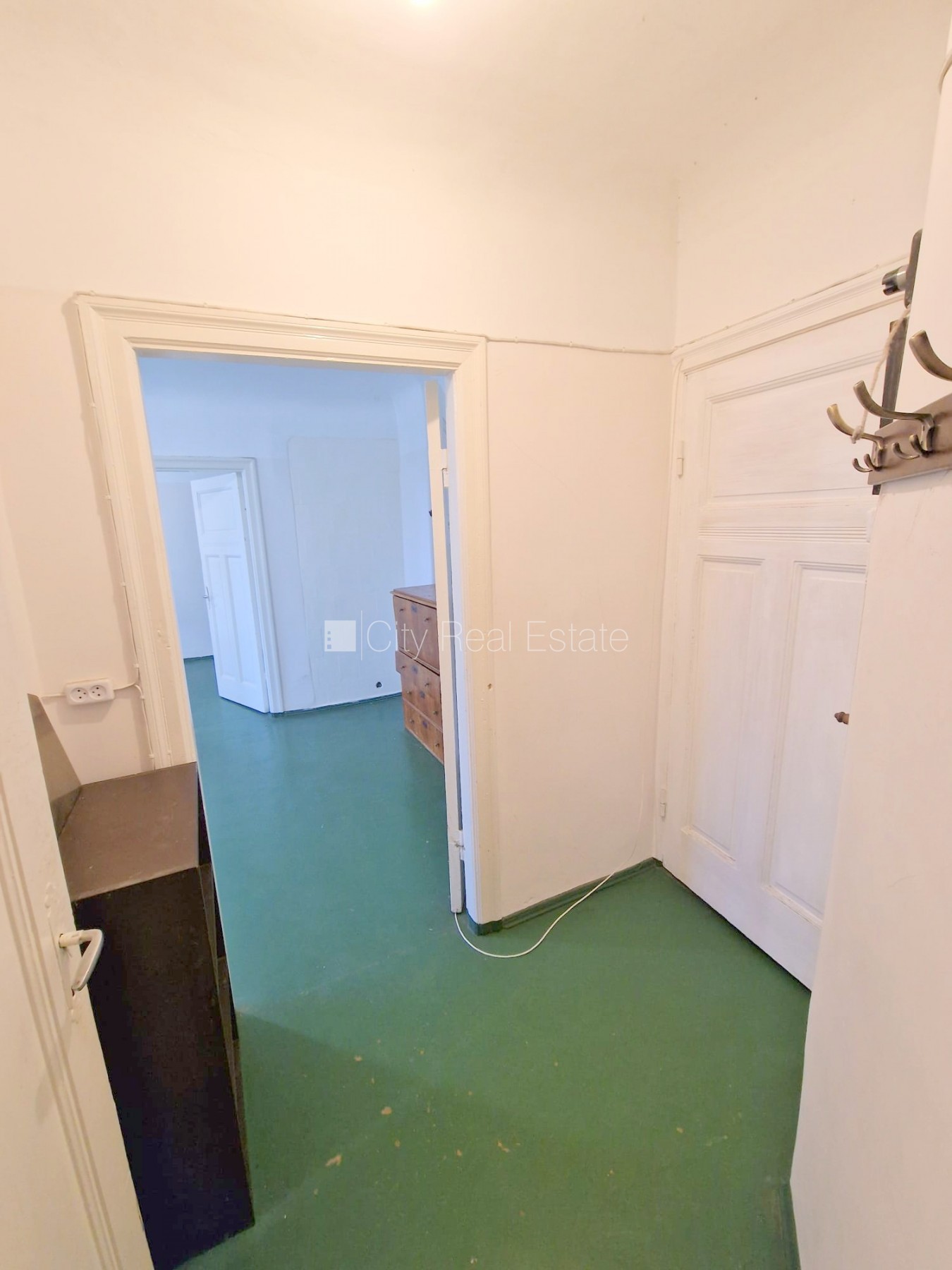 Объявление. Дом во дворе, реновированный дом, закрытая территория, вход со двора, лестничная клетка после Цена: 240 EUR/мес. Foto #20