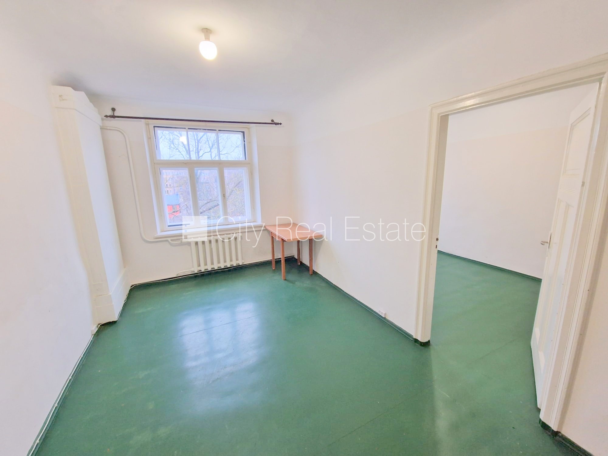 Объявление. Дом во дворе, реновированный дом, закрытая территория, вход со двора, лестничная клетка после Цена: 240 EUR/мес. Foto #6