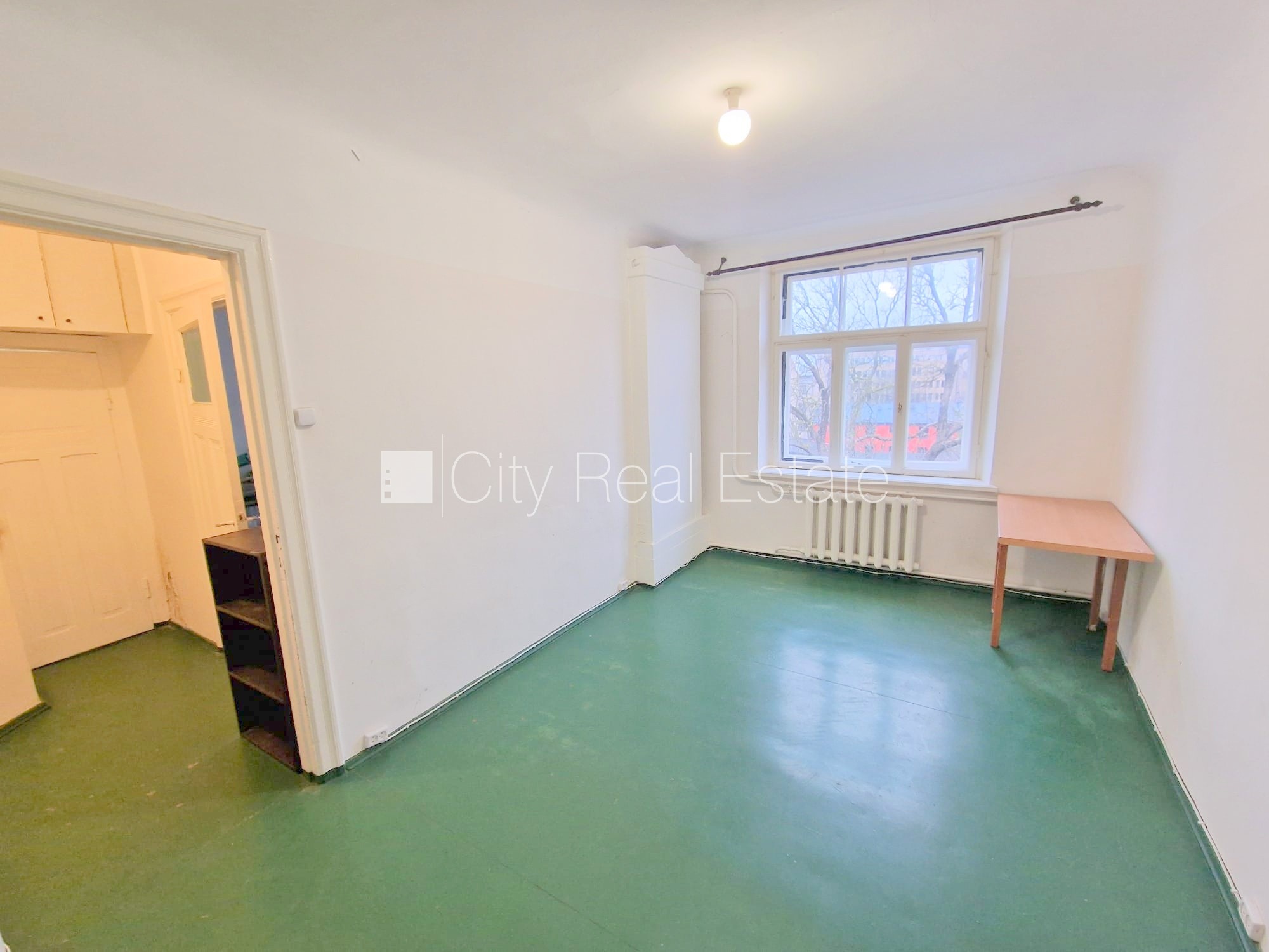 Объявление. Дом во дворе, реновированный дом, закрытая территория, вход со двора, лестничная клетка после Цена: 240 EUR/мес. Foto #7