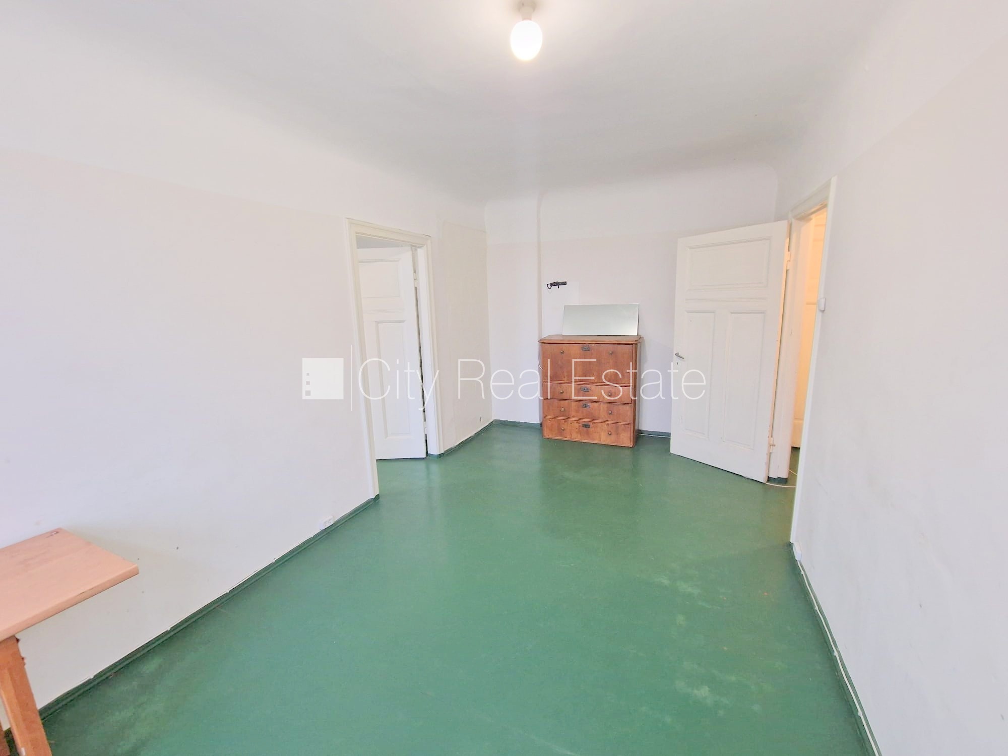 Объявление. Дом во дворе, реновированный дом, закрытая территория, вход со двора, лестничная клетка после Цена: 240 EUR/мес. Foto #9