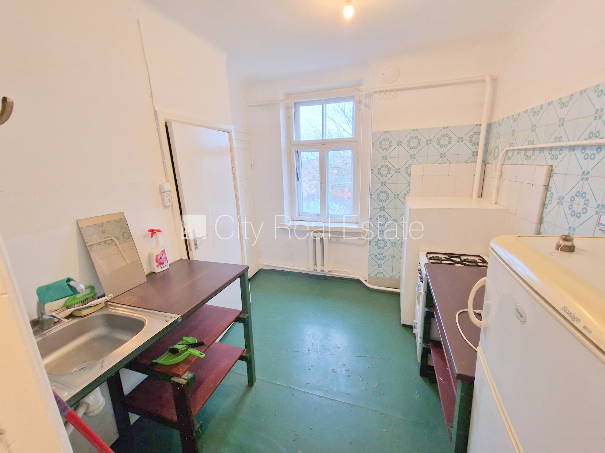 Объявление. Дом во дворе, реновированный дом, закрытая территория, вход со двора, лестничная клетка после Цена: 240 EUR/мес. Foto #11