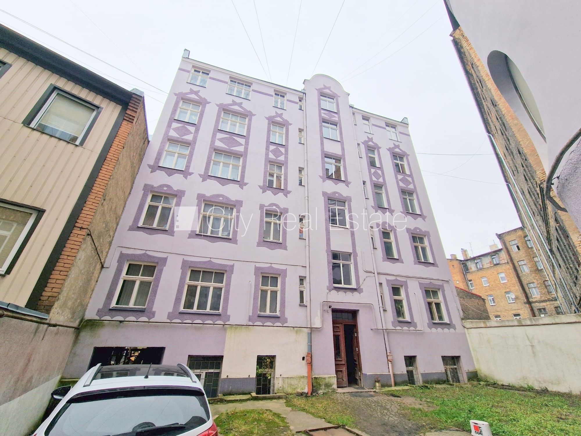 Объявление. Дом во дворе, реновированный дом, закрытая территория, вход со двора, лестничная клетка после Цена: 240 EUR/мес. Foto #23