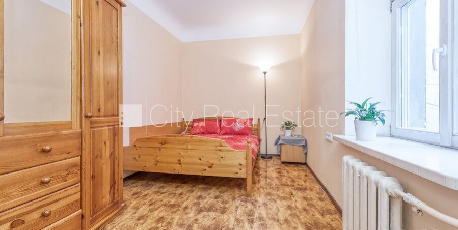 Sludinājumi. Fasādes māja, slēgts pagalms, vieta automašīnai, ieeja no pagalma, kāpņu telpa pēc kosmētiskā Cena: 149500 EUR Foto #7