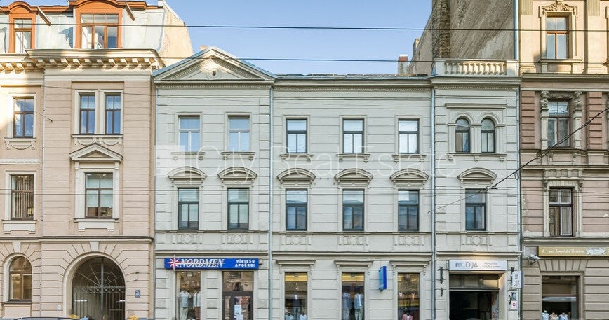 Sludinājumi. Fasādes māja, slēgts pagalms, vieta automašīnai, ieeja no pagalma, kāpņu telpa pēc kosmētiskā Cena: 149500 EUR Foto #21