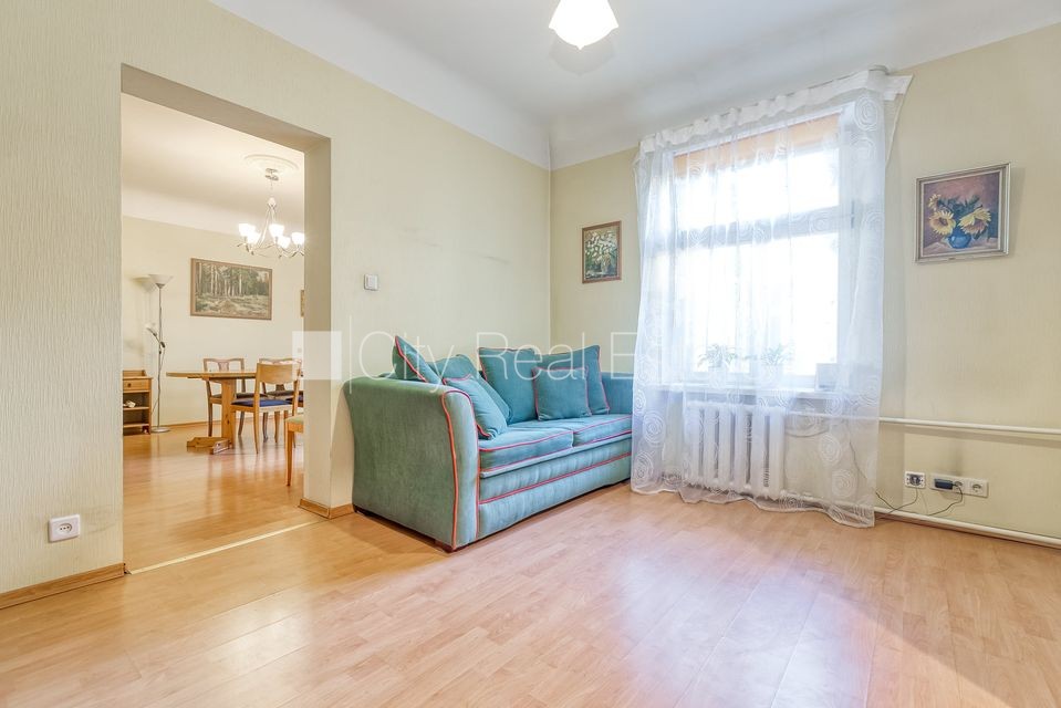 Sludinājumi. Fasādes māja, slēgts pagalms, vieta automašīnai, ieeja no pagalma, kāpņu telpa pēc kosmētiskā Cena: 149500 EUR Foto #12