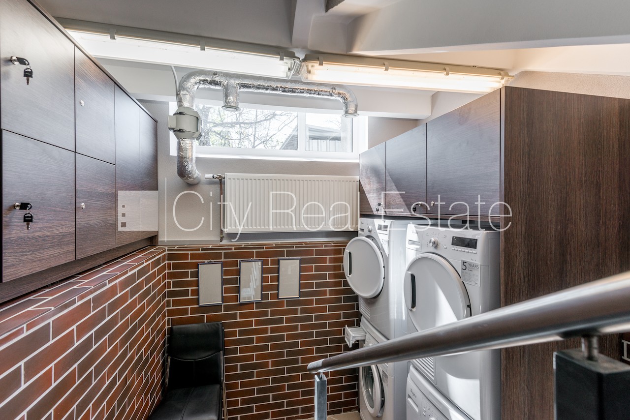 Sludinājumi. Renovēta māja, labiekārtota apzaļumota teritorija, kāpņu telpa pēc kapitālā remonta, studio tipa, Cena: 400 EUR/mēn Foto #12