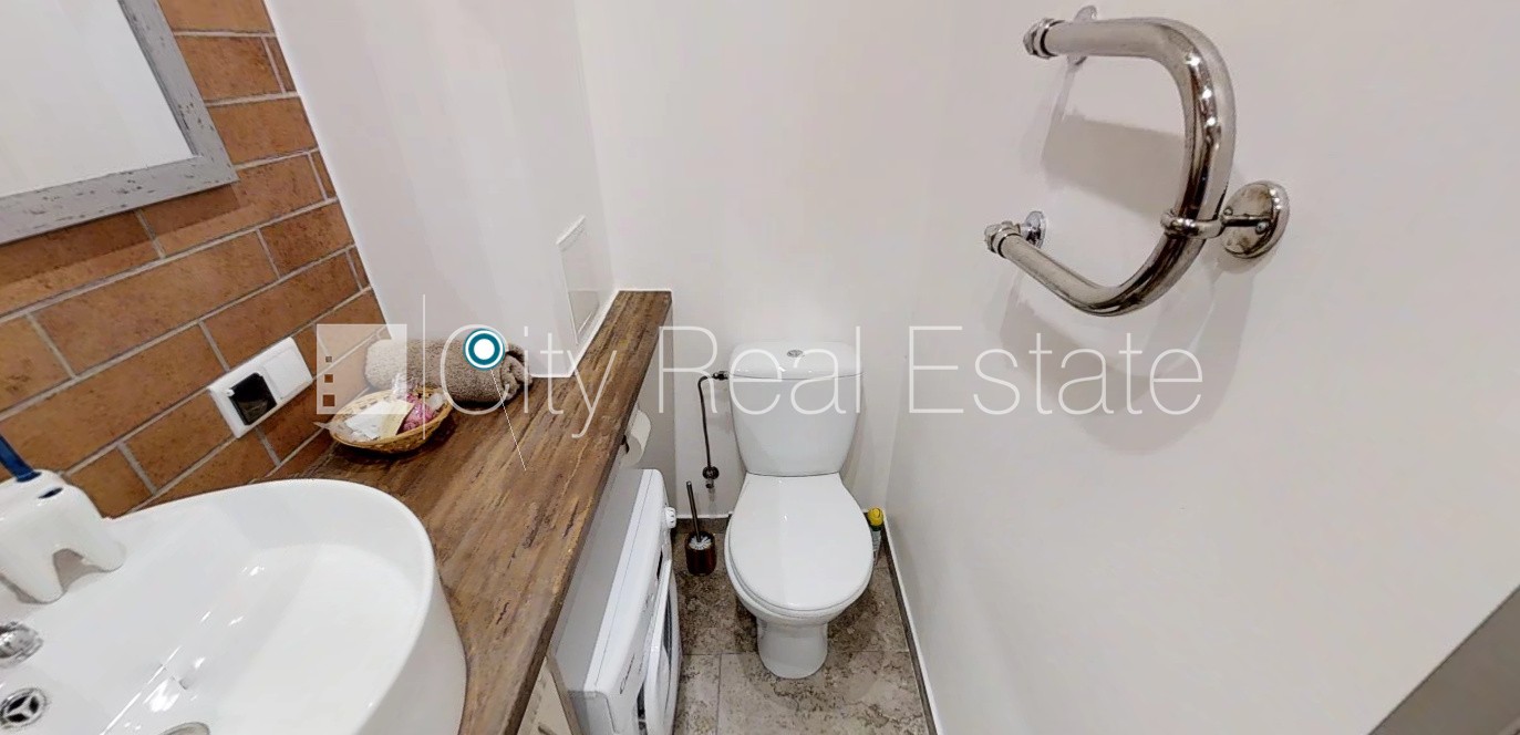 Sludinājumi. Renovēta māja, labiekārtota apzaļumota teritorija, kāpņu telpa pēc kapitālā remonta, studio tipa, Cena: 400 EUR/mēn Foto #10