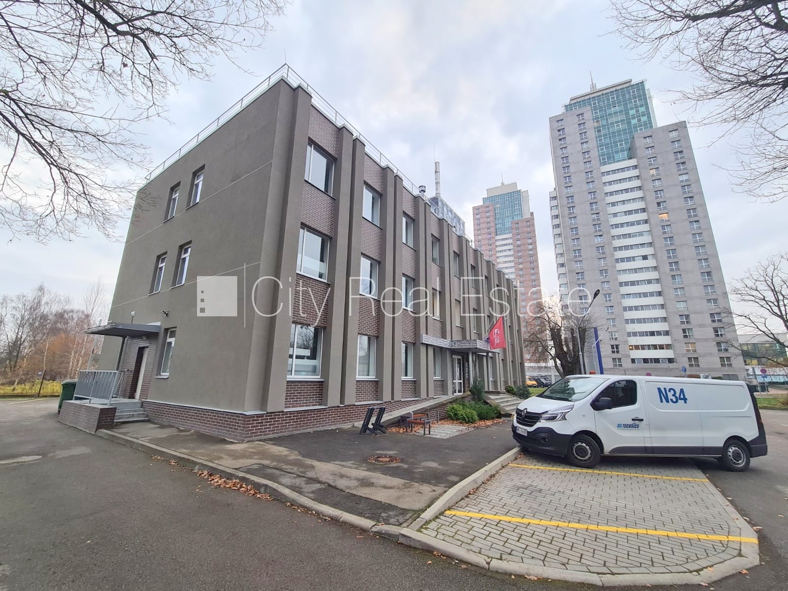 Sludinājumi. Renovēta māja, labiekārtota apzaļumota teritorija, kāpņu telpa pēc kapitālā remonta, studio tipa, Cena: 400 EUR/mēn Foto #18