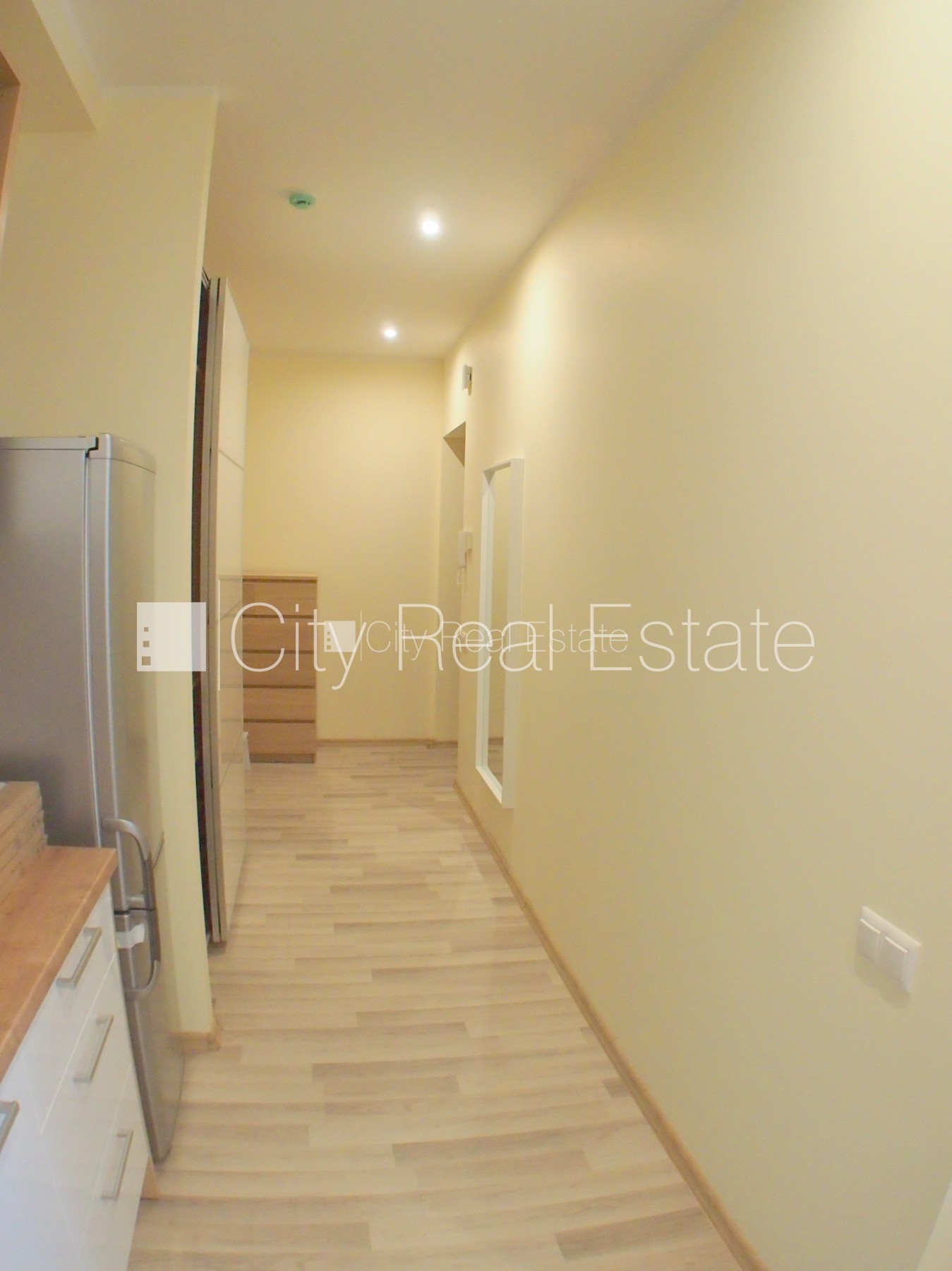 Sludinājumi. Pagalma ēka, renovēta māja, labiekārtota apzaļumota teritorija, bruģēts piebraucamais ceļš, vieta Cena: 465 EUR/mēn Foto #6