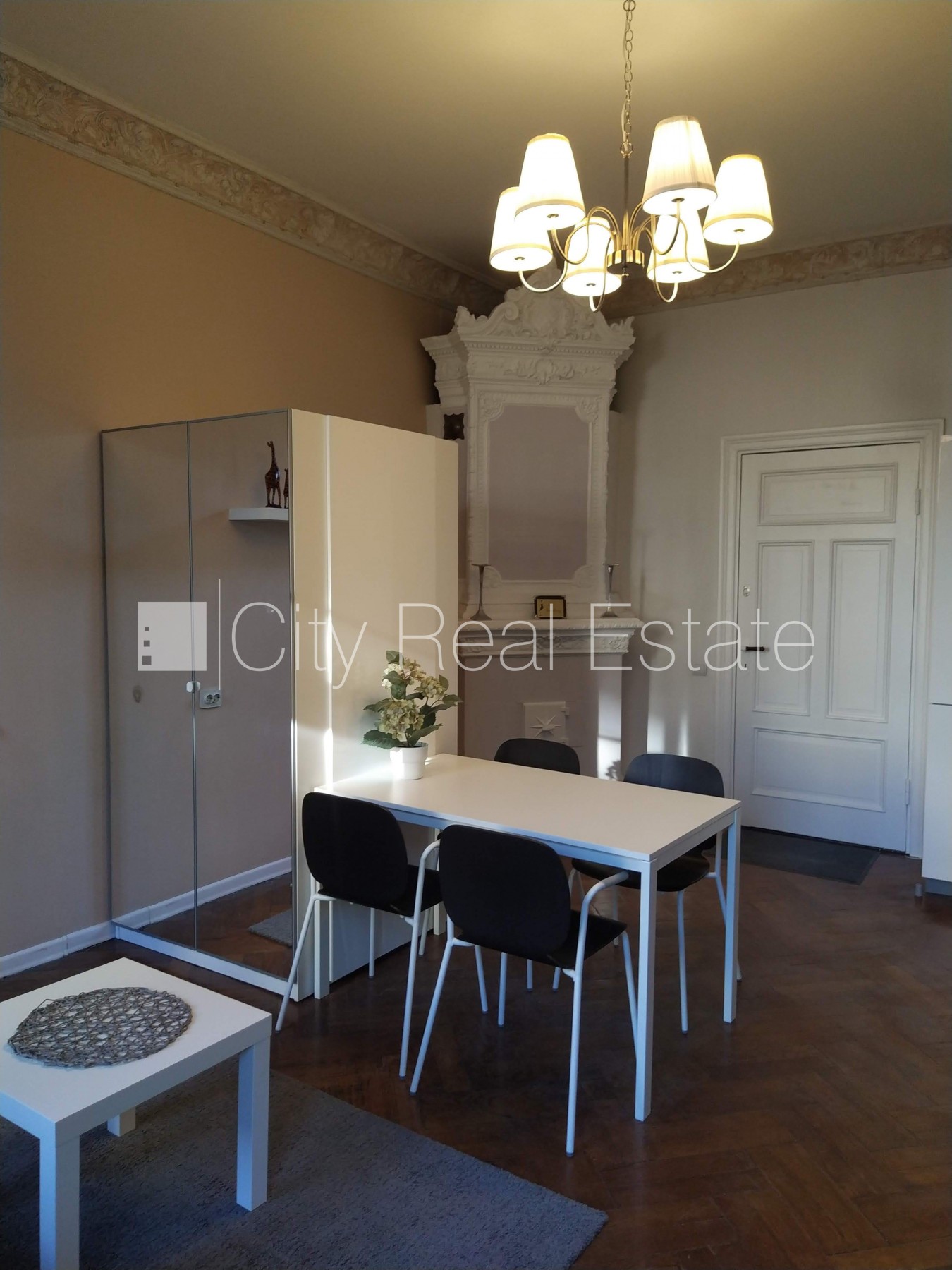 Sludinājumi. Fasādes māja, renovēta māja, ieeja no ielas, ir lifts, kāpņu telpa pēc kapitālā remonta, balkons, Cena: 550 EUR/mēn Foto #3