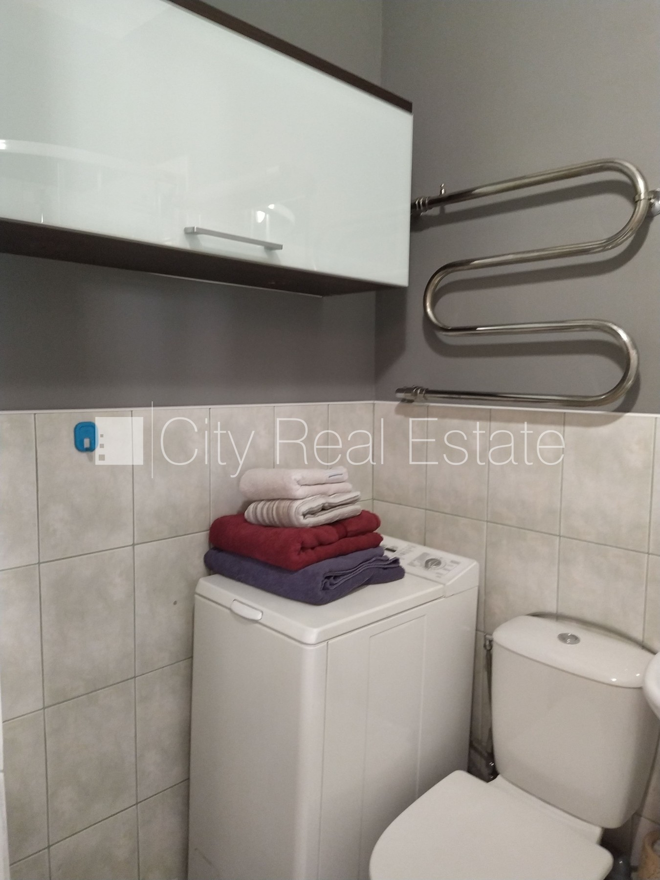 Sludinājumi. Fasādes māja, renovēta māja, ieeja no ielas, ir lifts, kāpņu telpa pēc kapitālā remonta, balkons, Cena: 550 EUR/mēn Foto #11