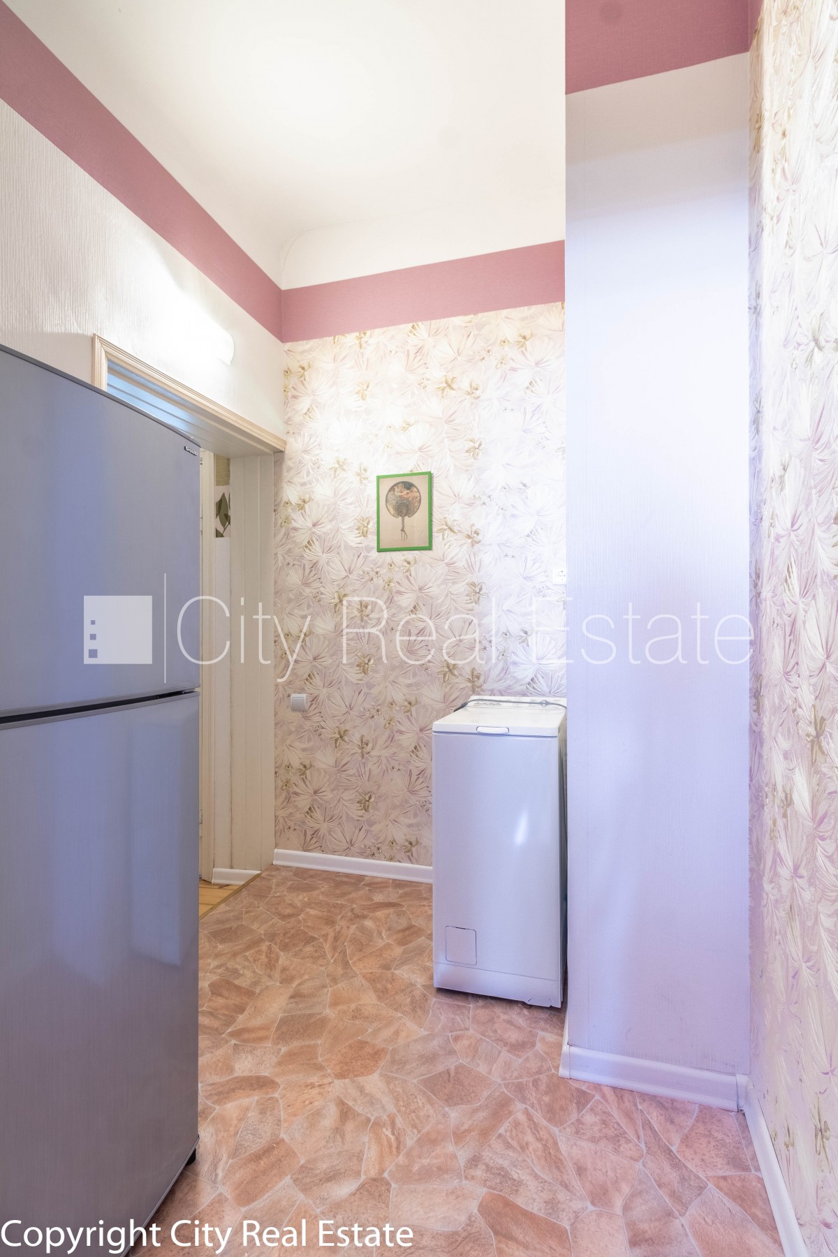 Sludinājumi. Fasādes māja, renovēta māja, ir lifts, kāpņu telpa pēc kapitālā remonta, viena istaba izolēta, Cena: 750 EUR/mēn Foto #13