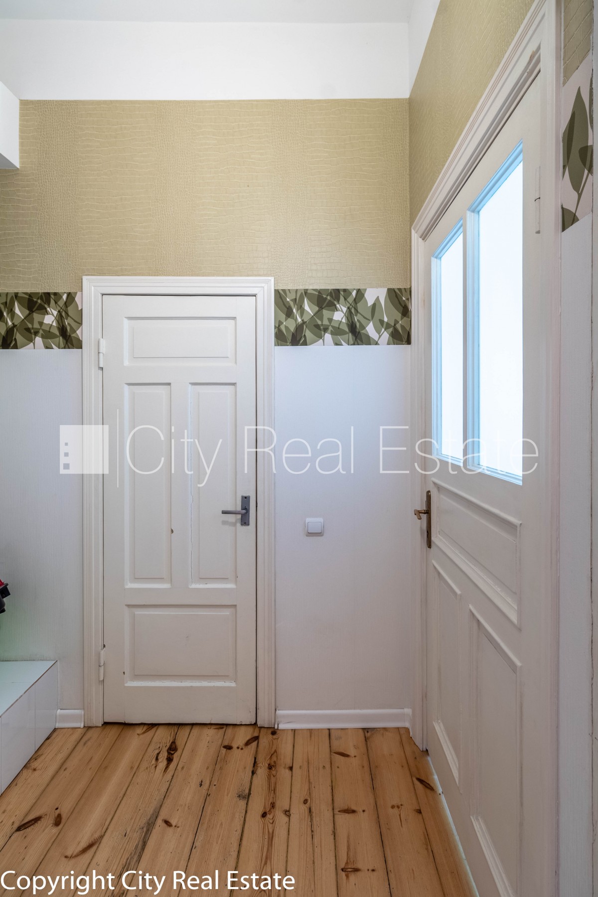 Sludinājumi. Fasādes māja, renovēta māja, ir lifts, kāpņu telpa pēc kapitālā remonta, viena istaba izolēta, Cena: 750 EUR/mēn Foto #15