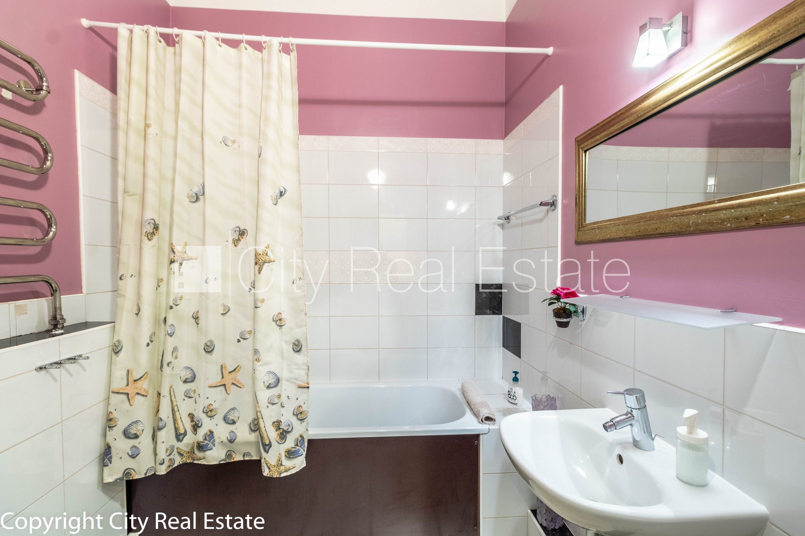 Sludinājumi. Fasādes māja, renovēta māja, ir lifts, kāpņu telpa pēc kapitālā remonta, viena istaba izolēta, Cena: 750 EUR/mēn Foto #11