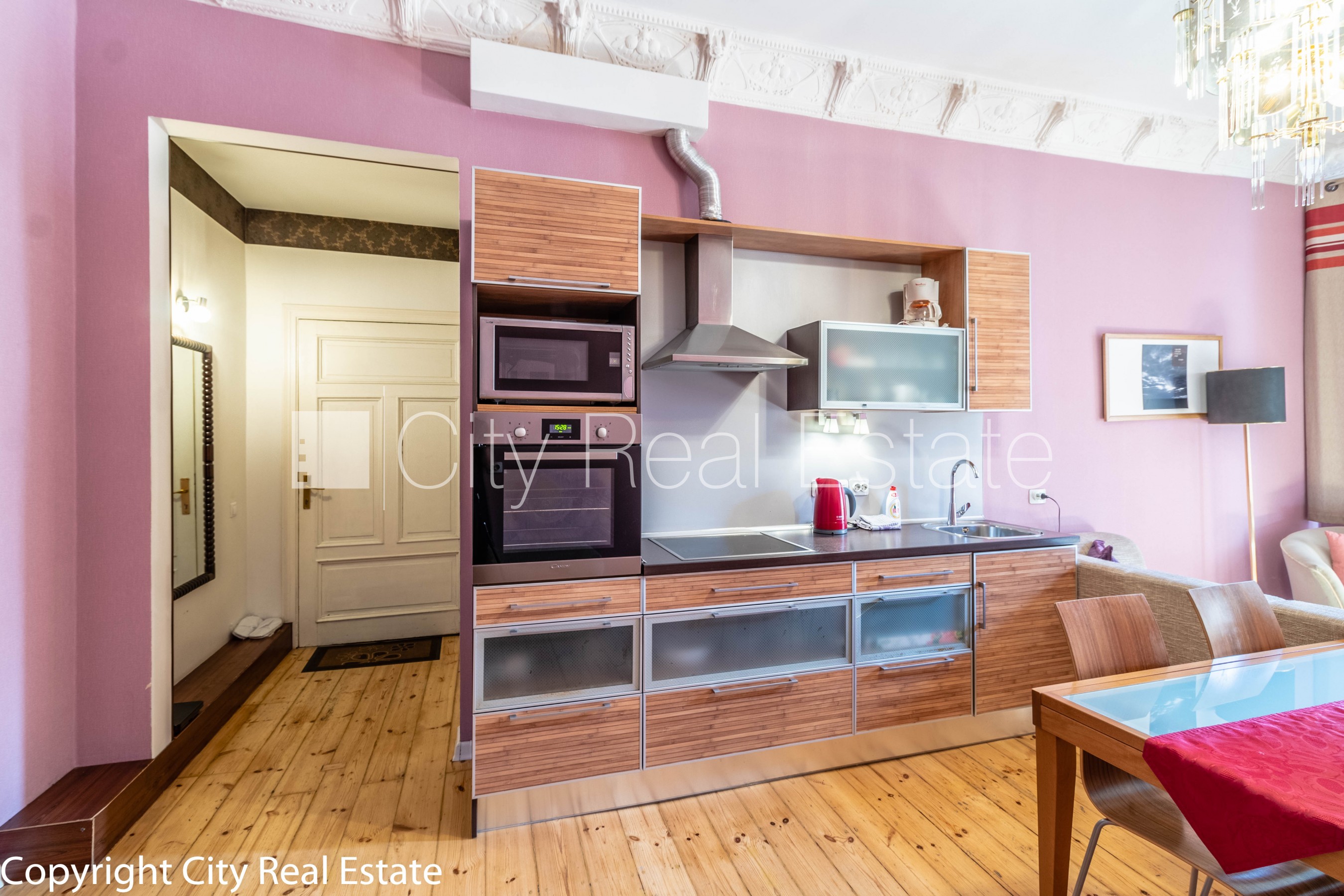 Sludinājumi. Fasādes māja, renovēta māja, ir lifts, kāpņu telpa pēc kapitālā remonta, viena istaba izolēta, Cena: 750 EUR/mēn Foto #5