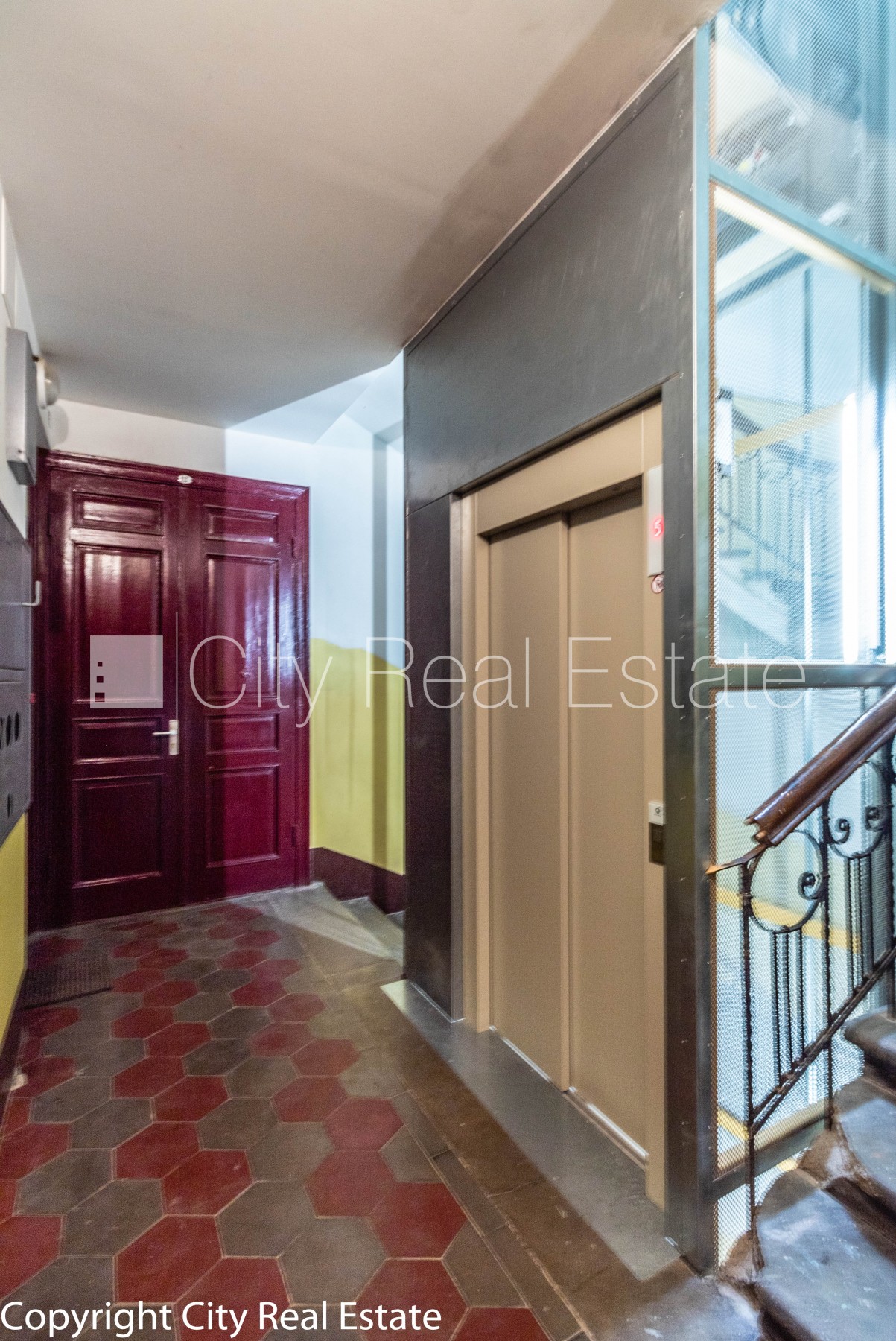 Sludinājumi. Fasādes māja, renovēta māja, ir lifts, kāpņu telpa pēc kapitālā remonta, viena istaba izolēta, Cena: 750 EUR/mēn Foto #19