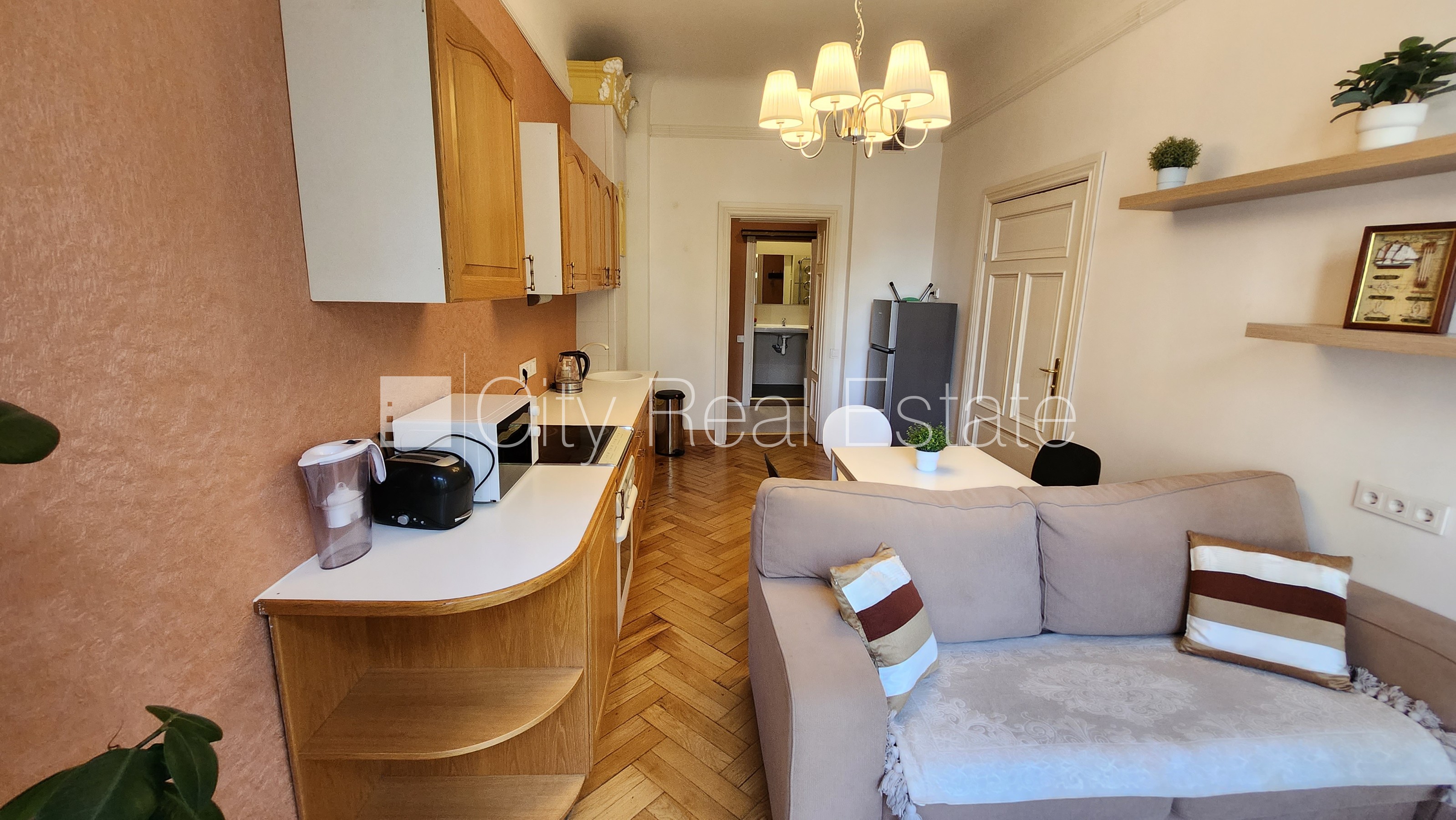 Sludinājumi. Šo dzīvokli izīrē pa diennaktīm (īstermiņa īre), īres cena sludinājumā norādīta par vienu diennakts Cena: 50 EUR/mēn Foto #2