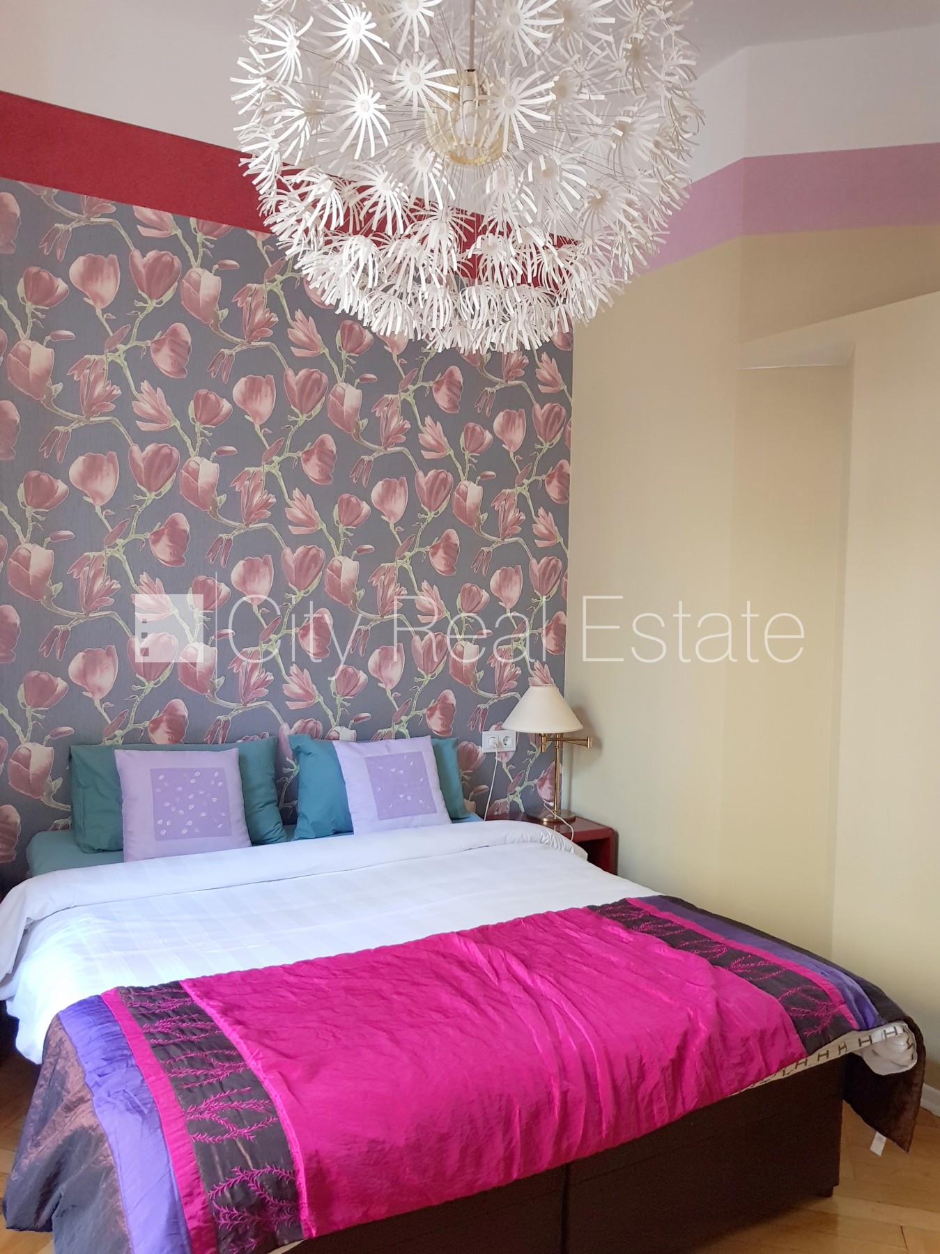 Sludinājumi. Šo dzīvokli izīrē pa diennaktīm (īstermiņa īre), īres cena sludinājumā norādīta par vienu diennakts Cena: 60 EUR/mēn Foto #2