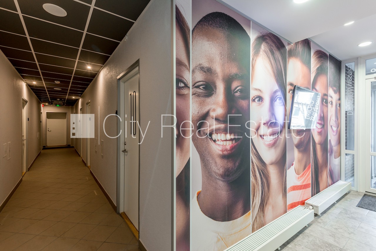 Sludinājumi. Renovēta māja, labiekārtota apzaļumota teritorija, kāpņu telpa pēc kapitālā remonta, studio tipa, Cena: 420 EUR/mēn Foto #13