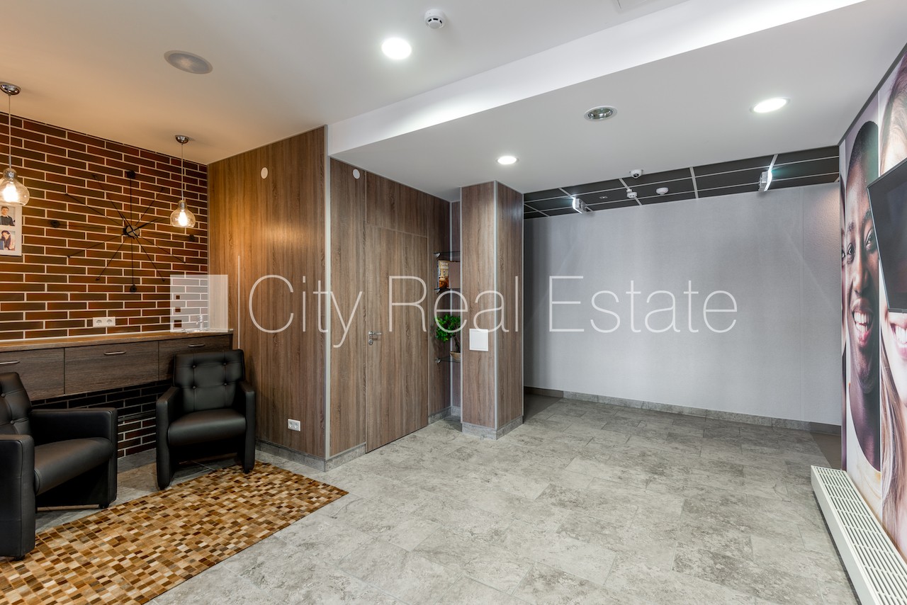 Sludinājumi. Renovēta māja, labiekārtota apzaļumota teritorija, kāpņu telpa pēc kapitālā remonta, studio tipa, Cena: 420 EUR/mēn Foto #18