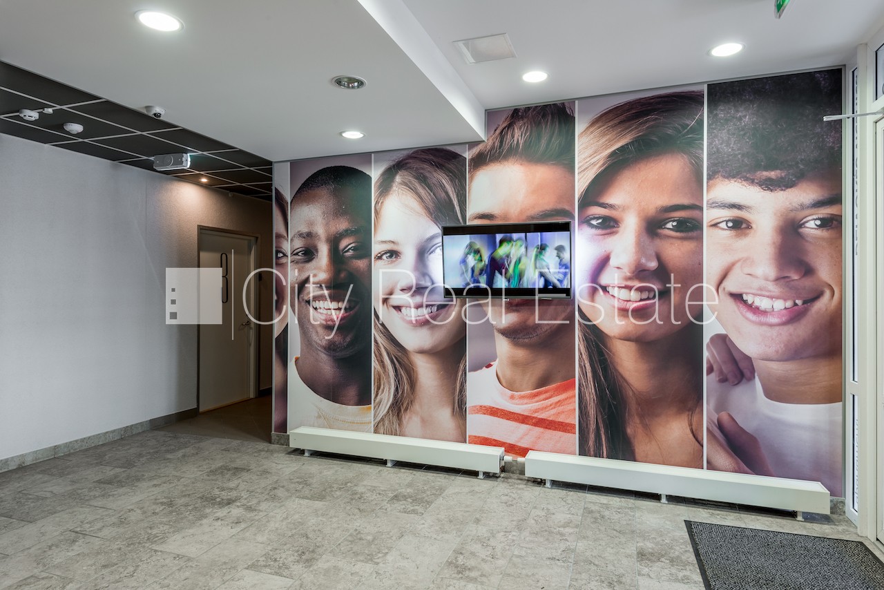 Sludinājumi. Renovēta māja, labiekārtota apzaļumota teritorija, kāpņu telpa pēc kapitālā remonta, studio tipa, Cena: 420 EUR/mēn Foto #19