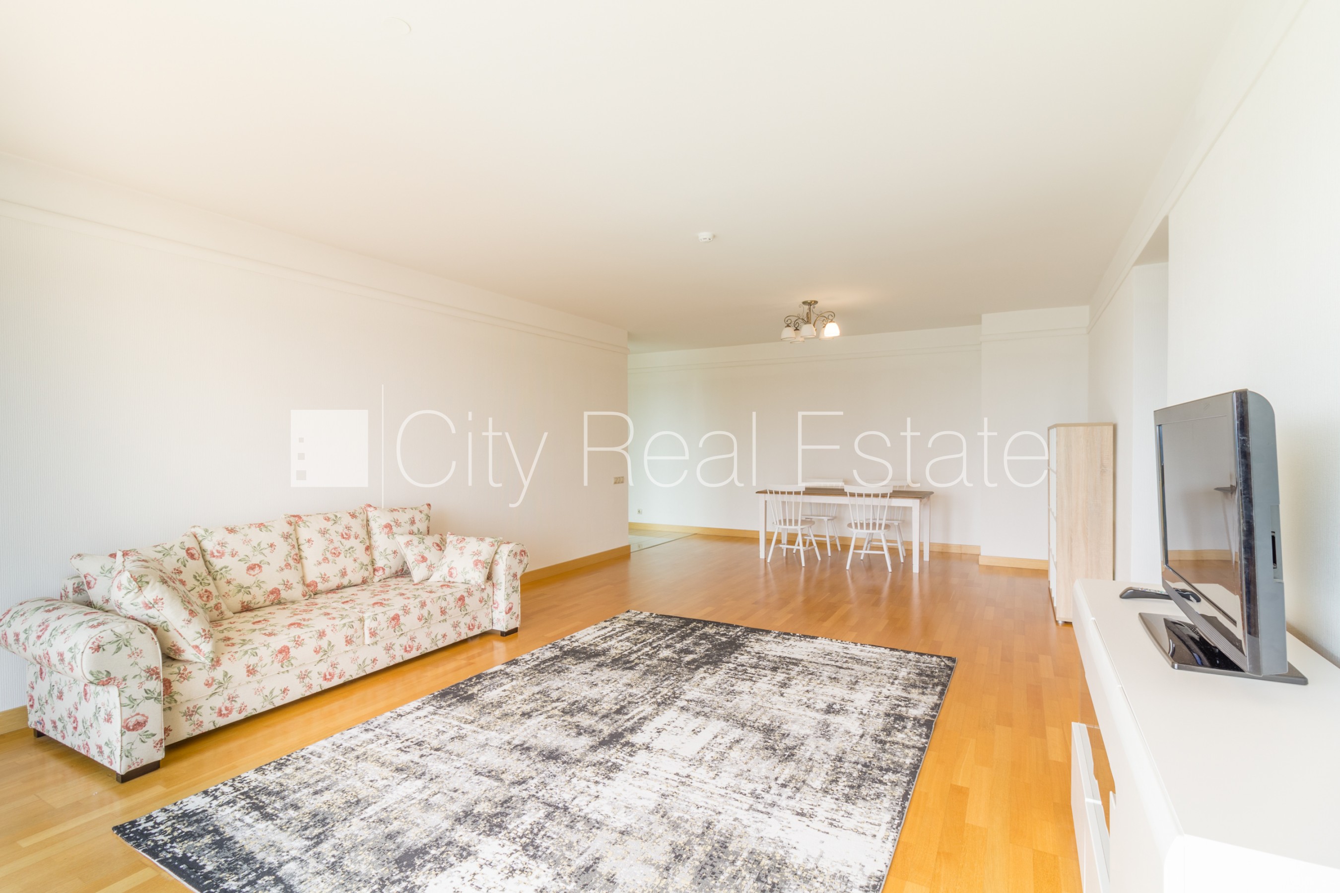 Sludinājumi. Projekts - Panorama Plaza, jaunceltne, pagrabstāvā pieejama noliktava, labiekārtota apzaļumota Cena: 280000 EUR Foto #2