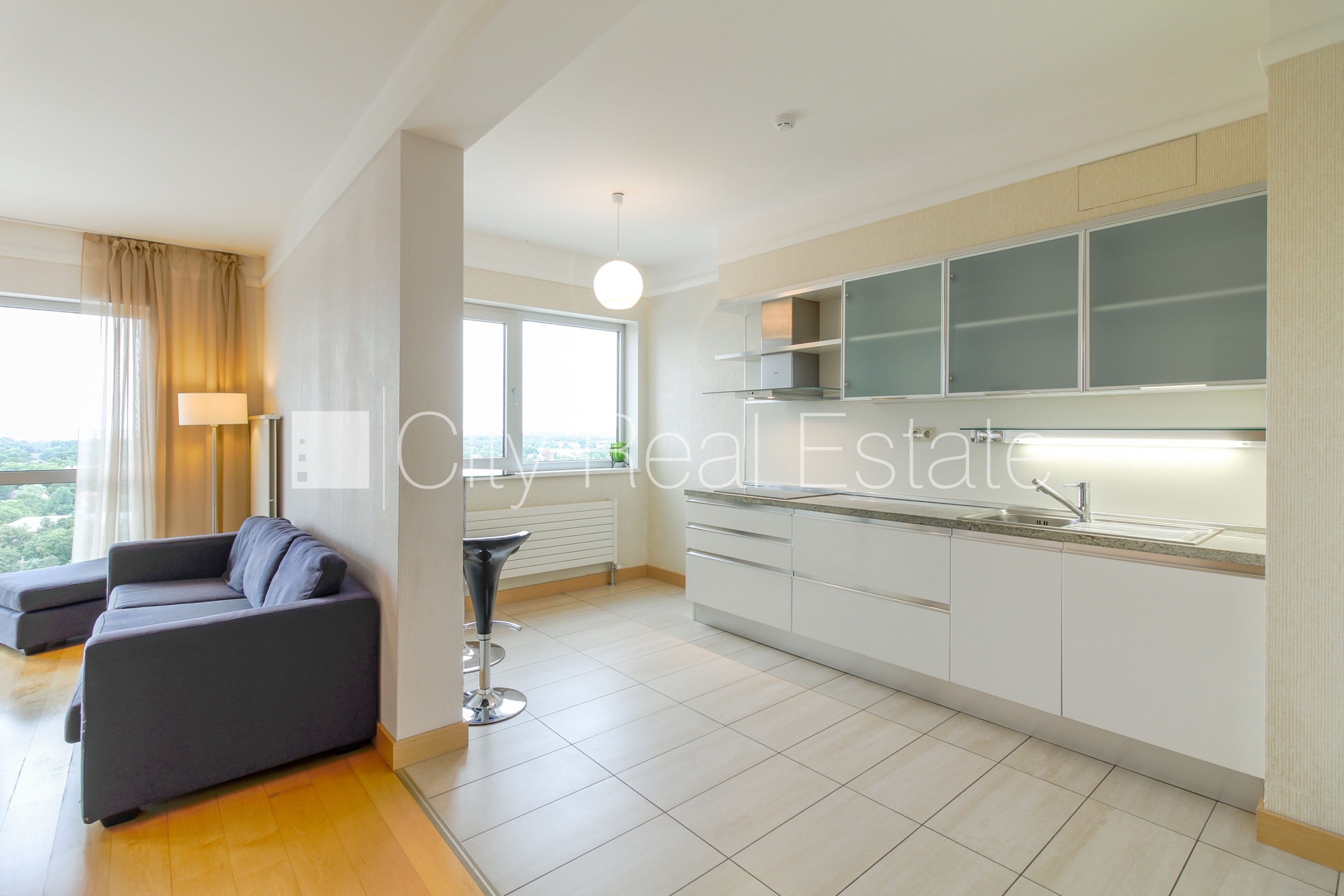 Sludinājumi. Projekts - Panorama Plaza, jaunceltne, labiekārtota apzaļumota teritorija, pagalmā bērnu spēļu Cena: 850 EUR/mēn Foto #4