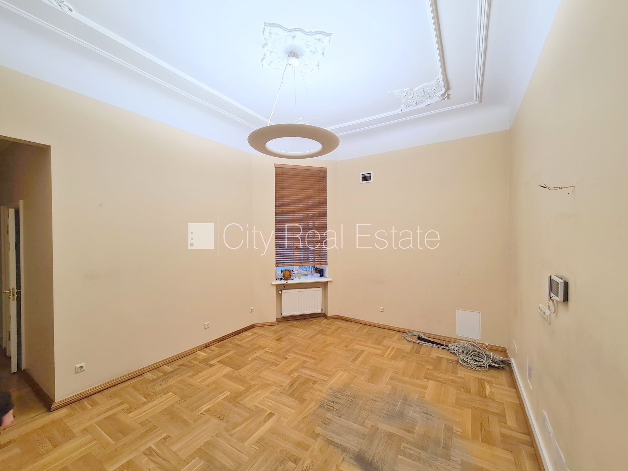 Sludinājumi. Projekts - Ģertrūdes 10, fasādes māja, renovēta māja, ieeja no ielas, ir lifts, kāpņu telpa pēc Cena: 1290 EUR/mēn Foto #10