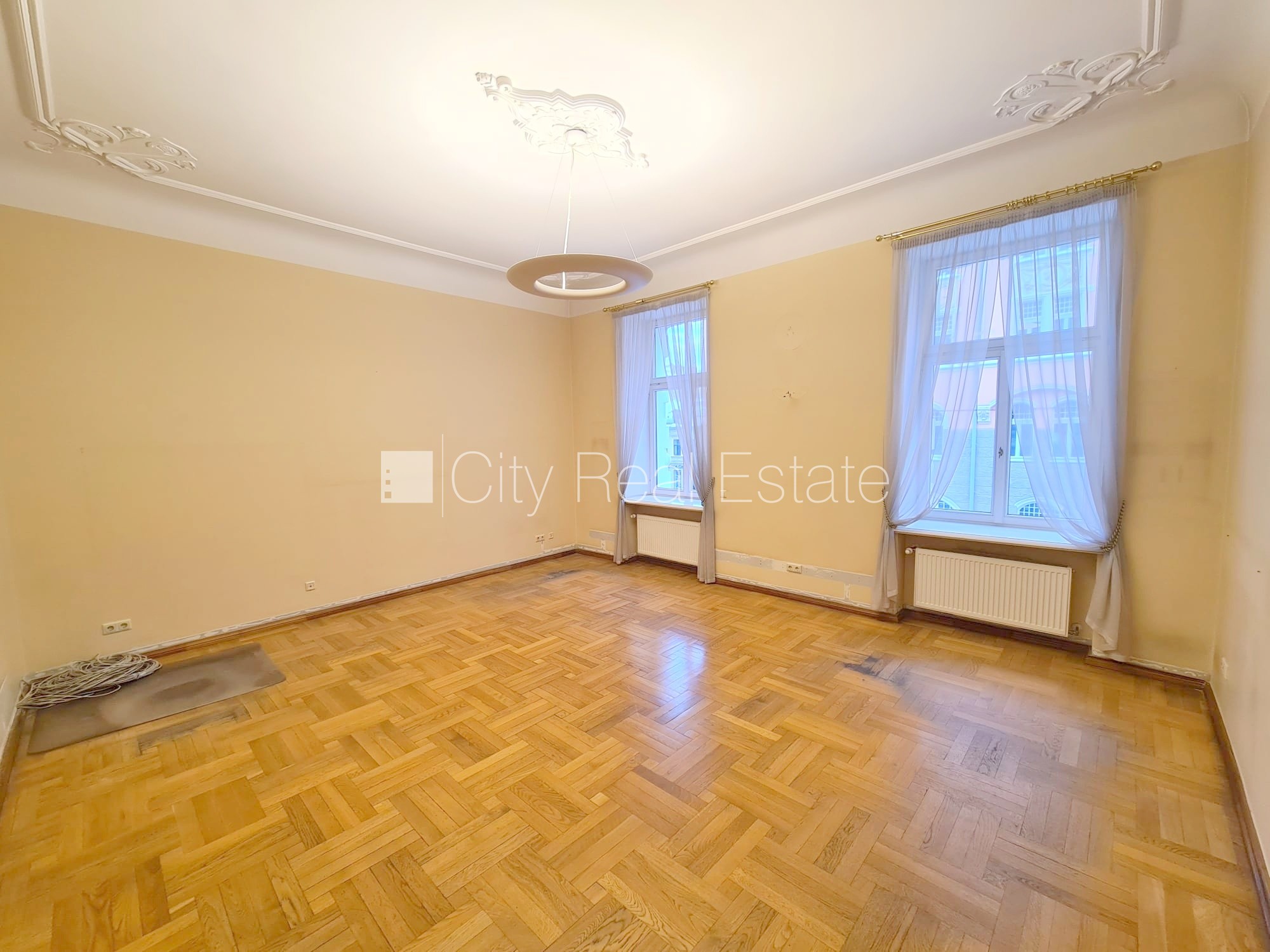 Sludinājumi. Projekts - Ģertrūdes 10, fasādes māja, renovēta māja, ieeja no ielas, ir lifts, kāpņu telpa pēc Cena: 1290 EUR/mēn Foto #8