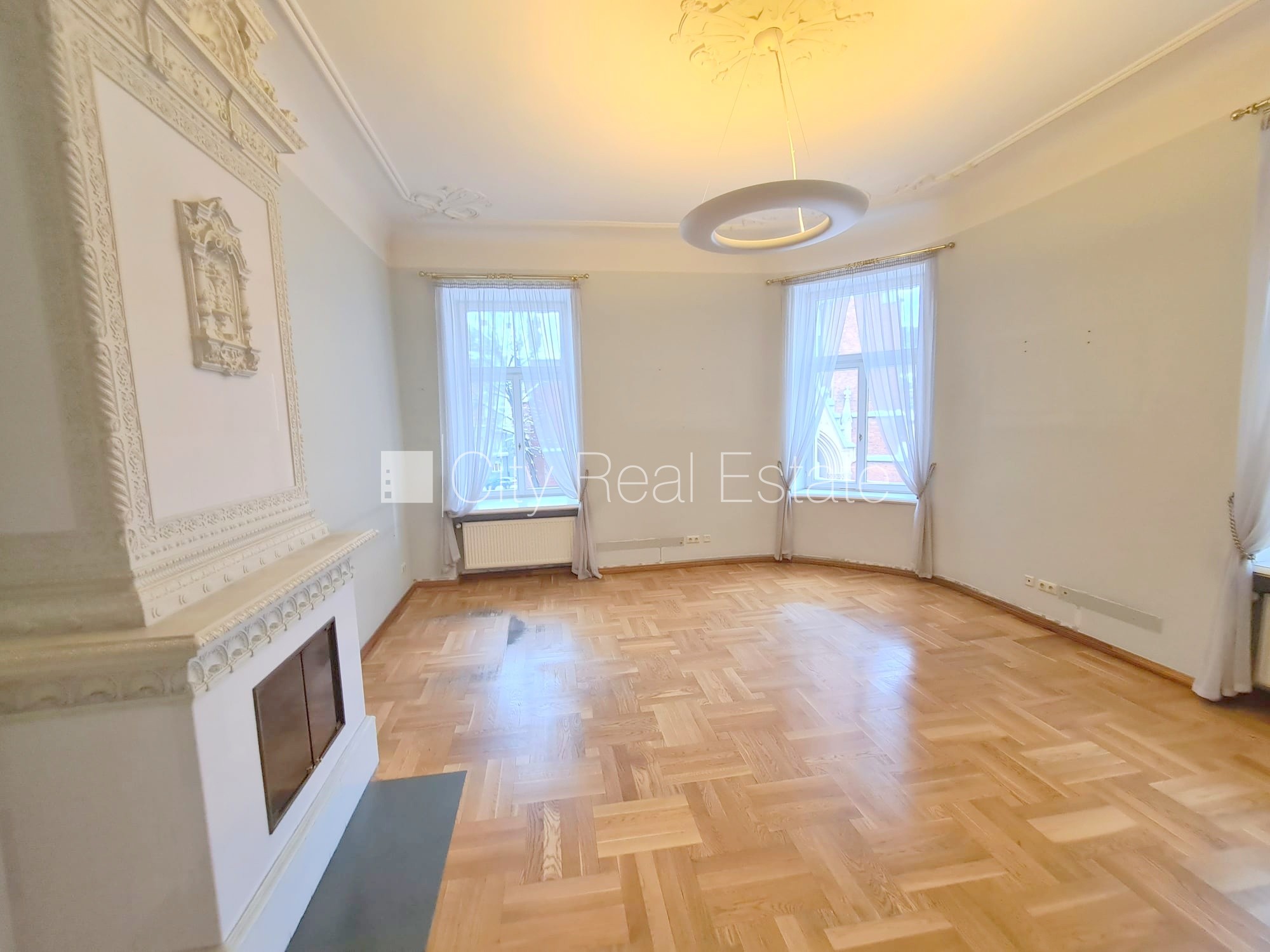 Sludinājumi. Projekts - Ģertrūdes 10, fasādes māja, renovēta māja, ieeja no ielas, ir lifts, kāpņu telpa pēc Cena: 1290 EUR/mēn Foto #2