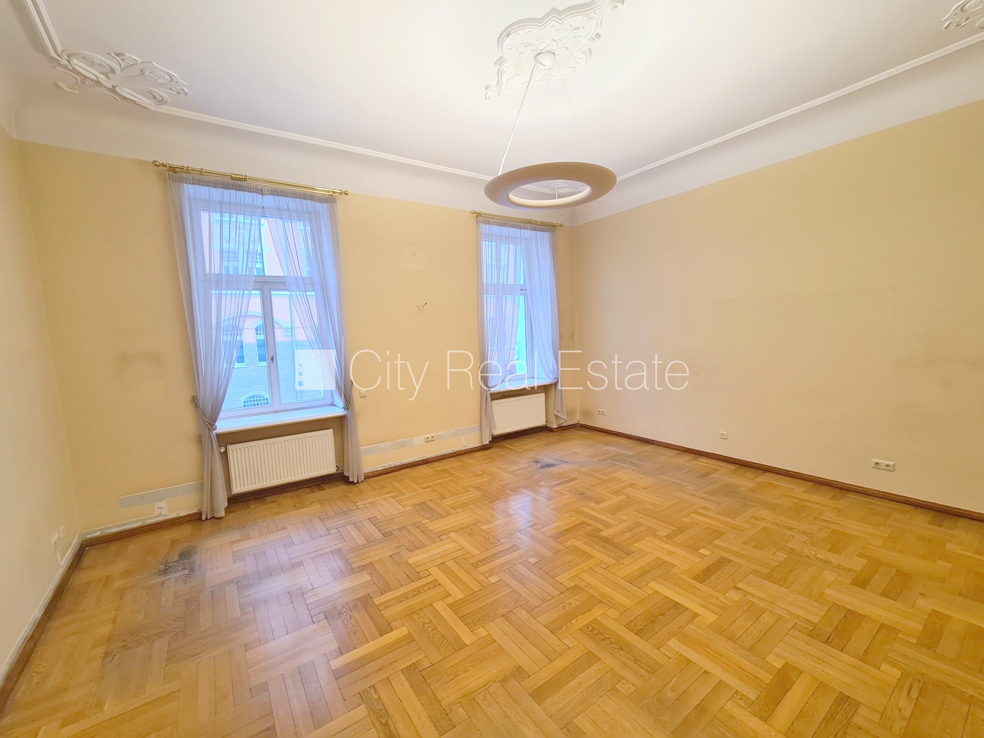 Sludinājumi. Projekts - Ģertrūdes 10, fasādes māja, renovēta māja, ieeja no ielas, ir lifts, kāpņu telpa pēc Cena: 1290 EUR/mēn Foto #7